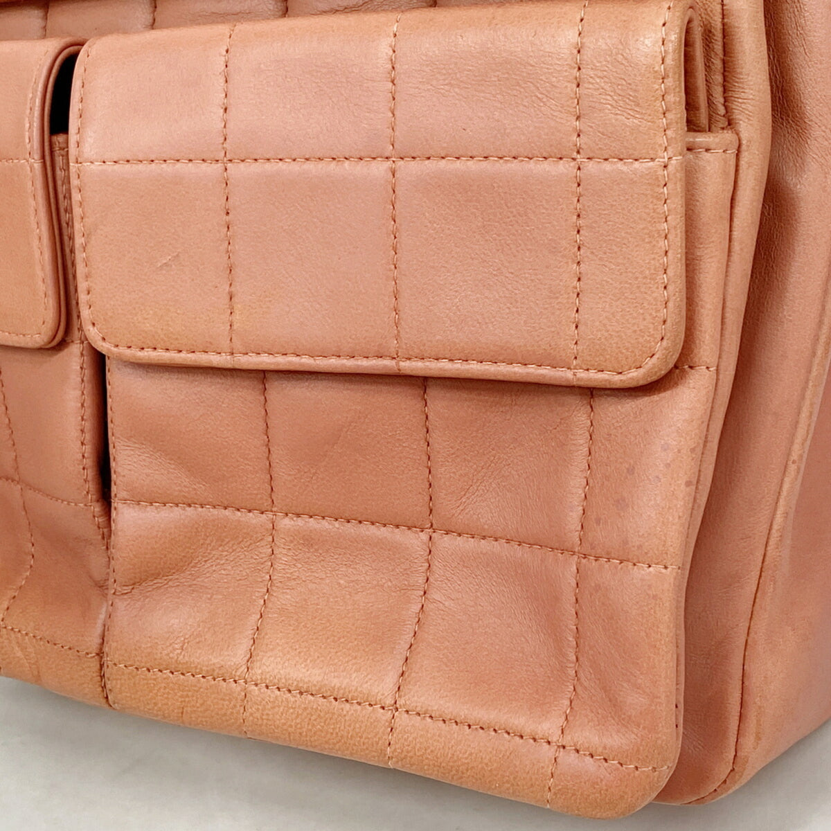 Chanel Coral Pink Leather Shoulder Bag (Pre-Owned)