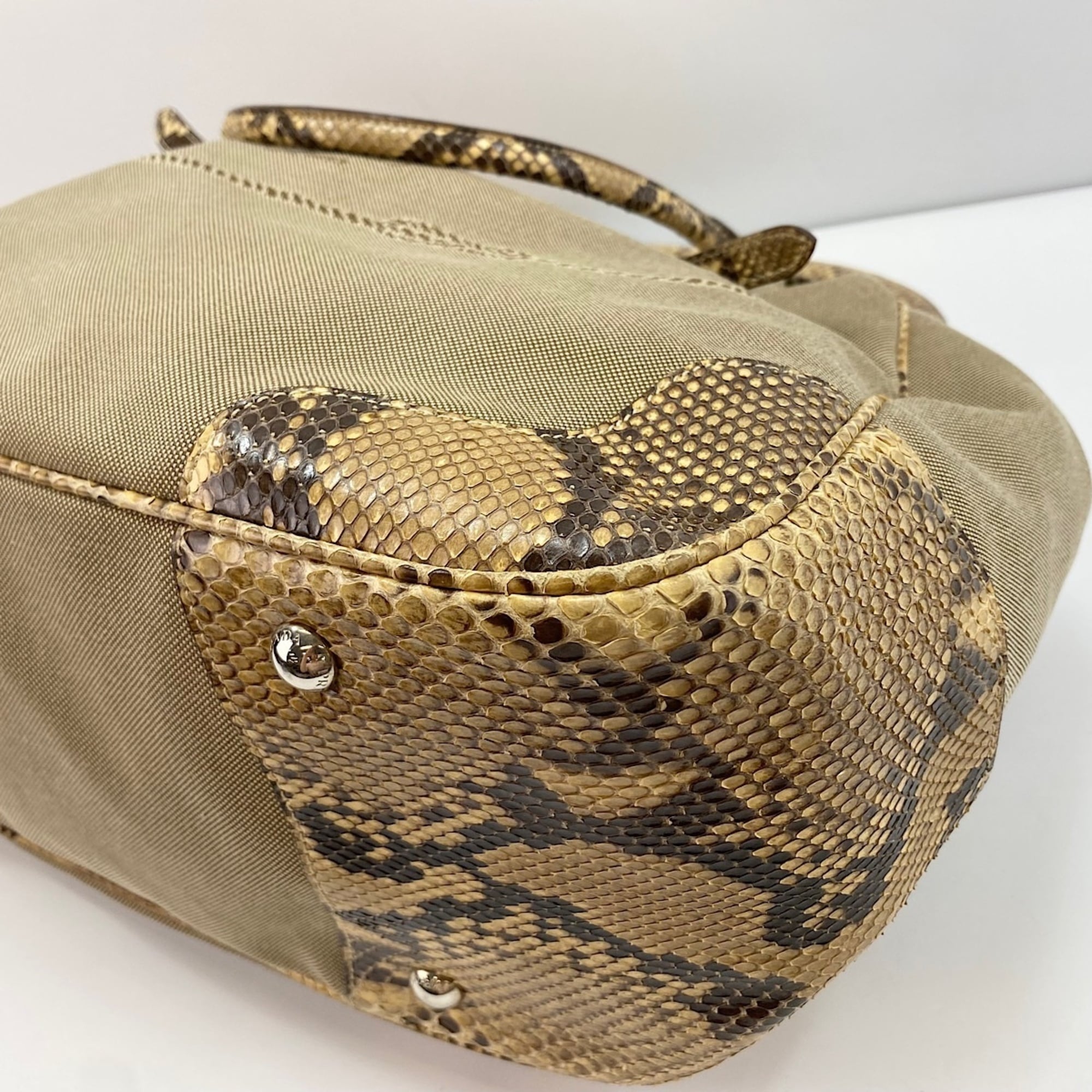 Prada Beige Handbag (Pre-Owned)