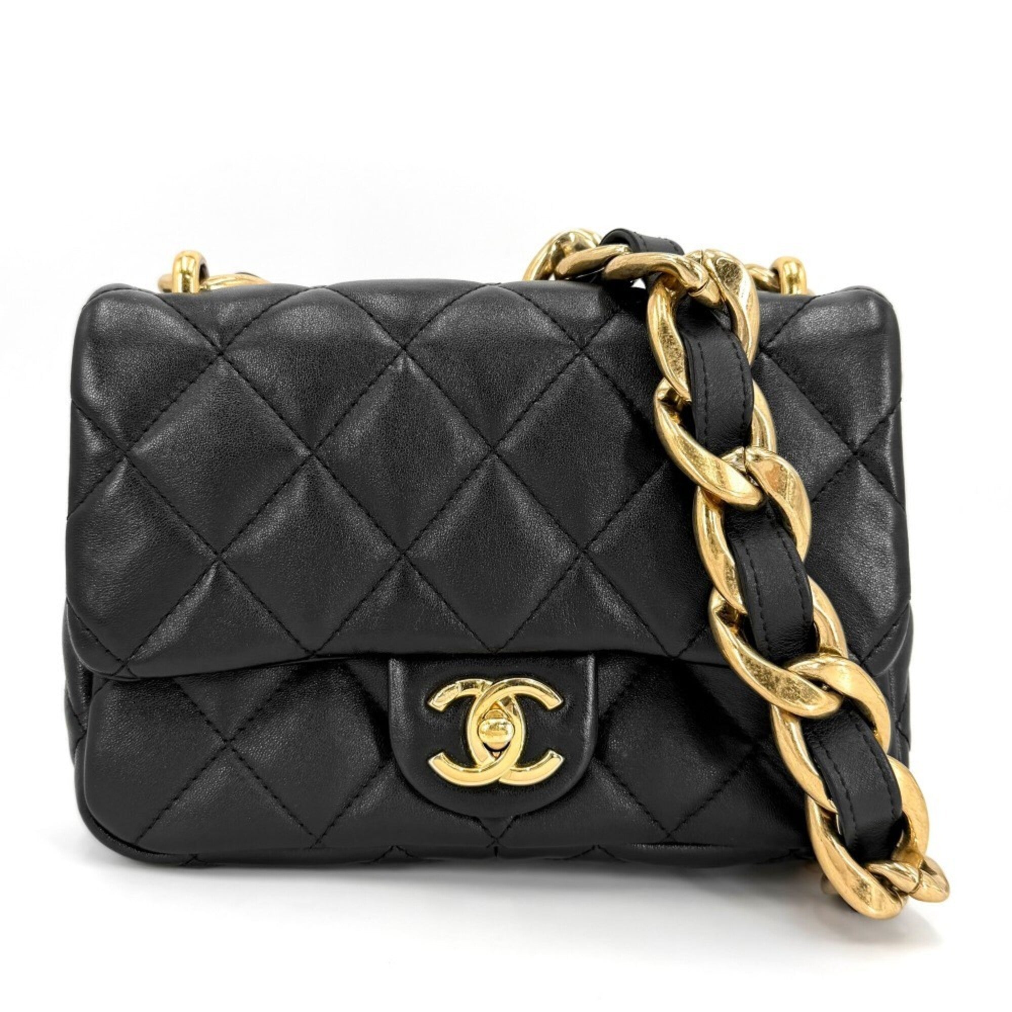 Chanel Black Leather Shoulder Bag (Pre-Owned)