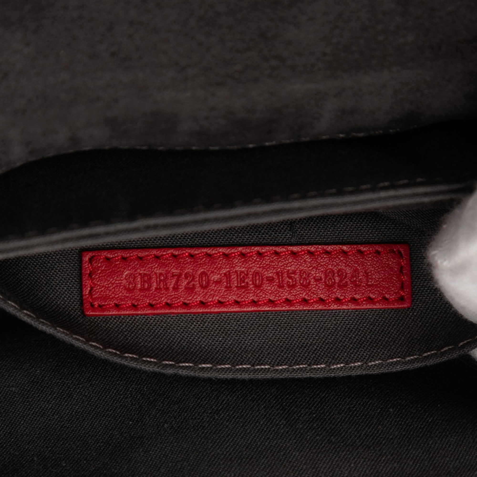 Fendi Red Color Leather Shoulder Bag (Pre-Owned)