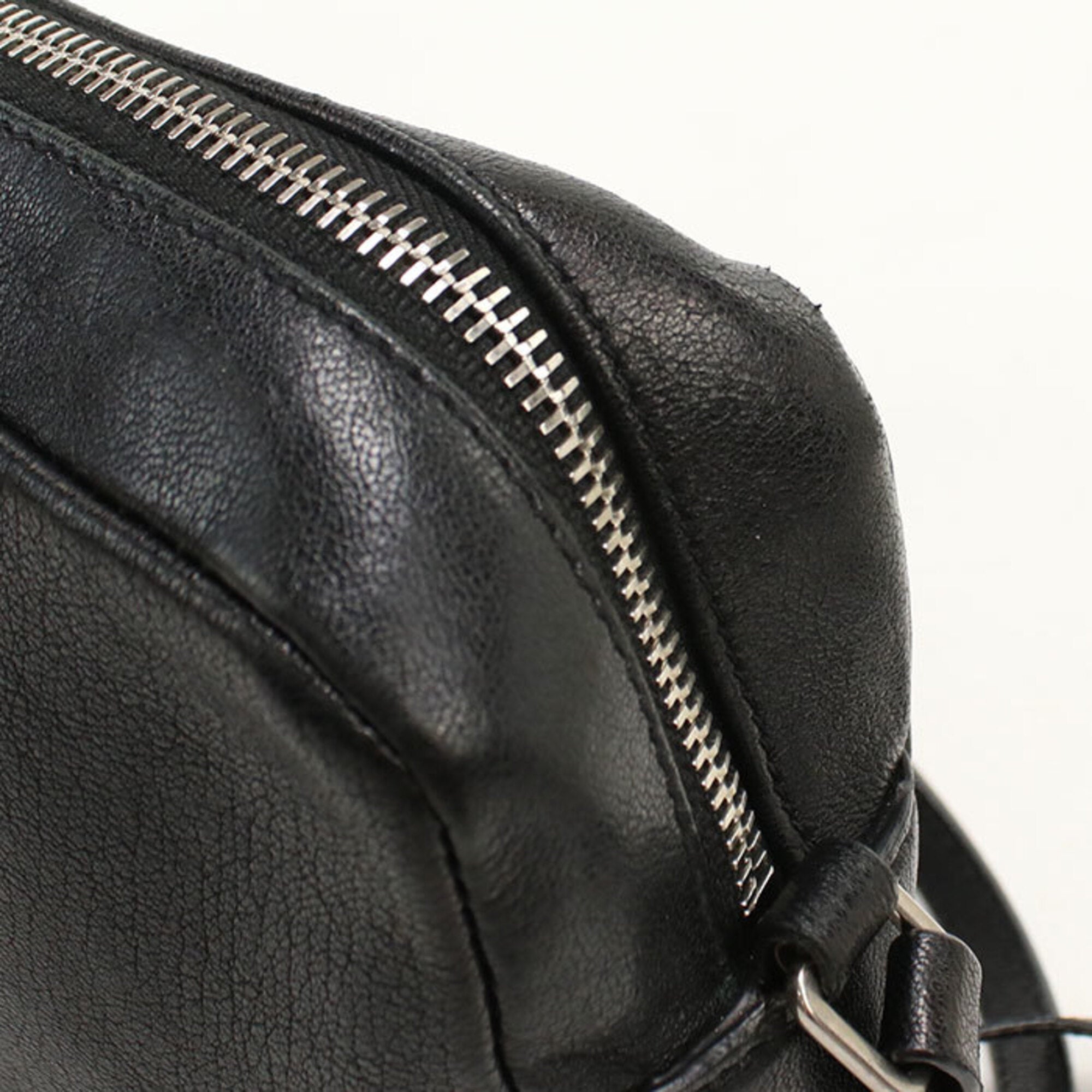 Saint Laurent Black Leather Shoulder Bag (Pre-Owned)