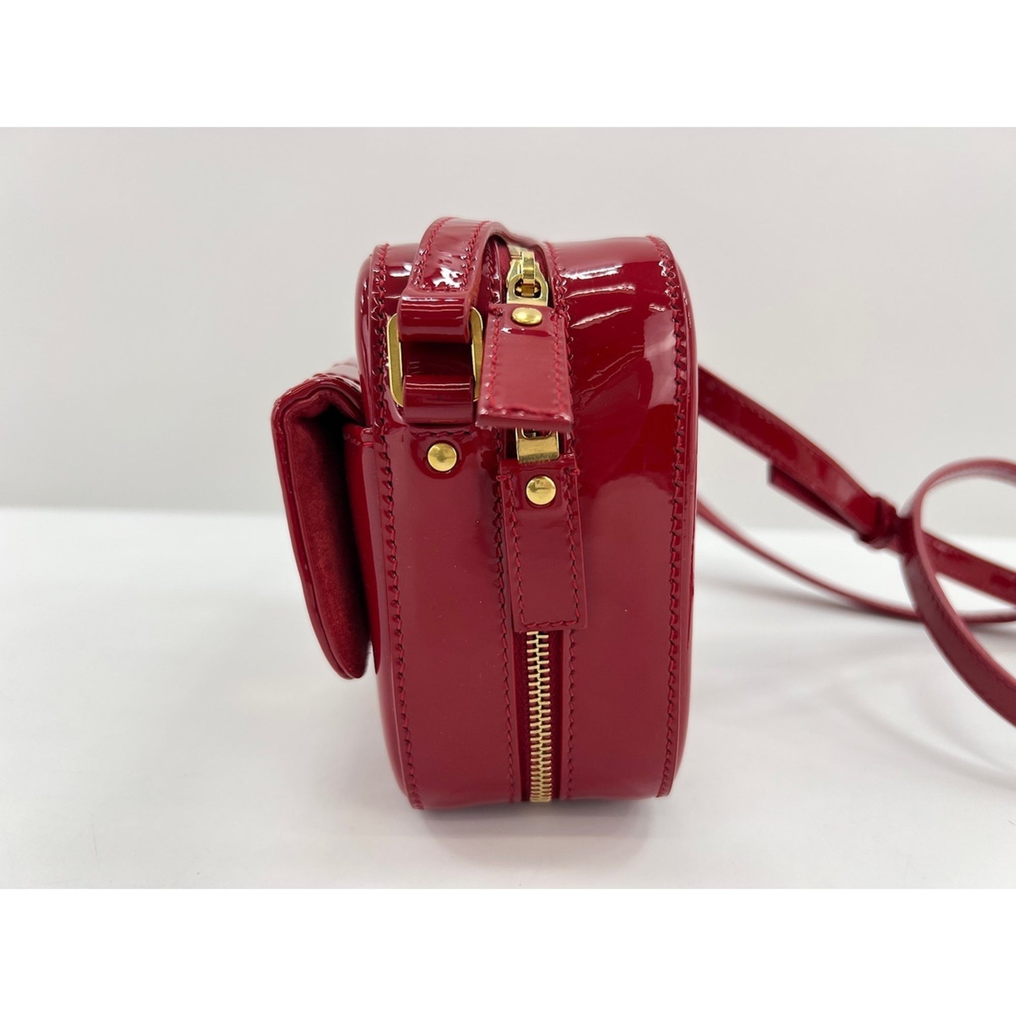 Yves Saint Laurent Red Color Shoulder Bag (Pre-Owned)