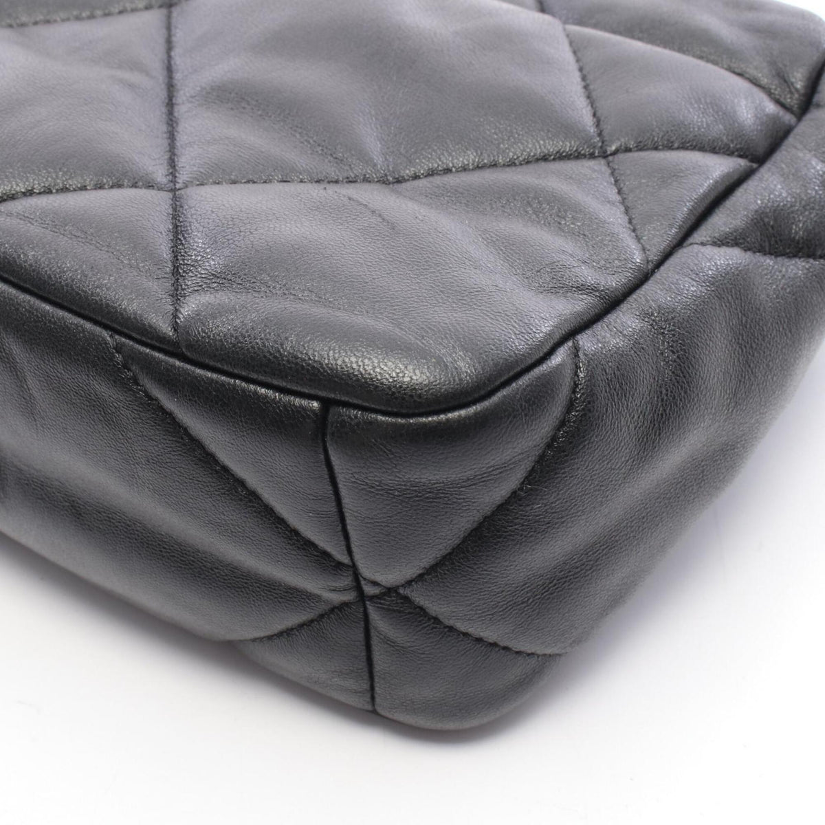 Chanel Black Leather Handbag Shoulder Bag (Pre-Owned)