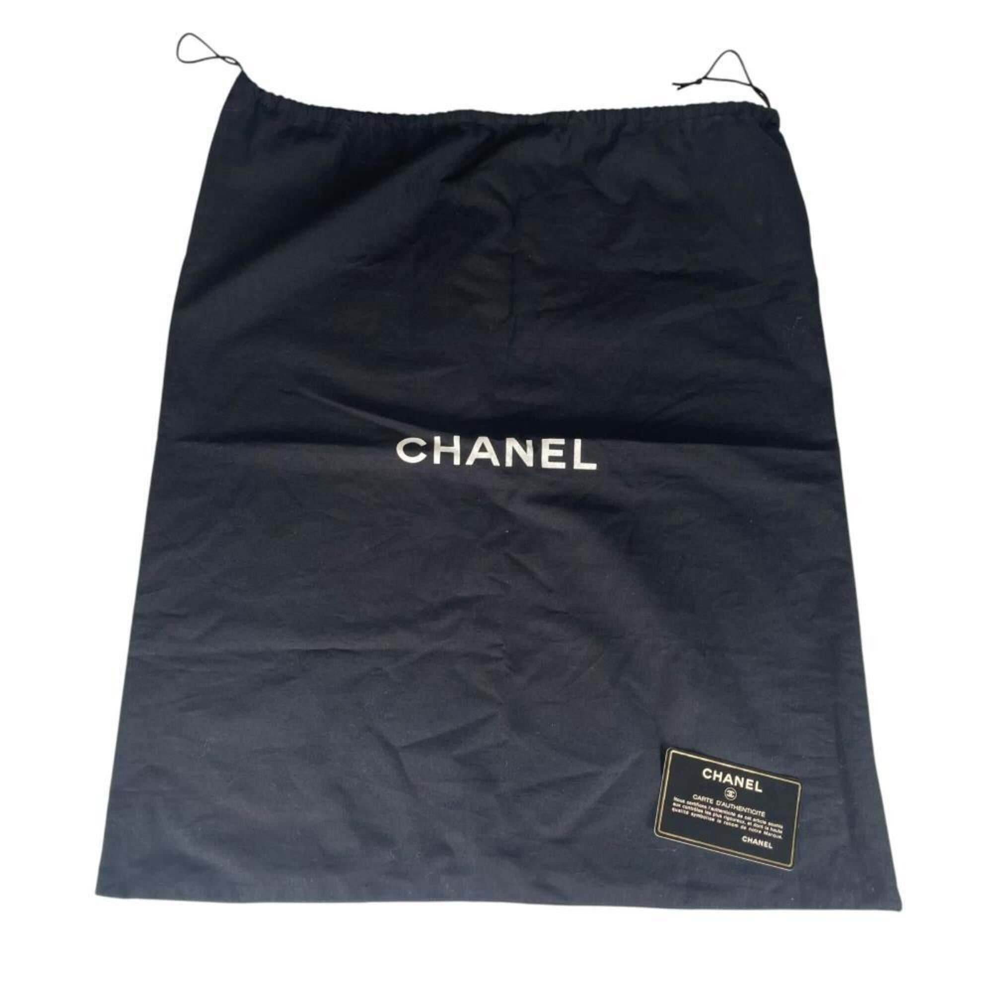 Chanel Black Leather Shoulder Bag (Pre-Owned)