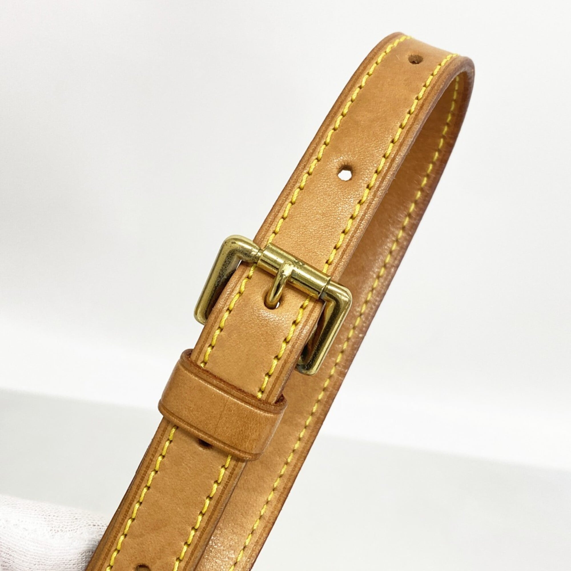 Louis Vuitton Brown Shoulder Bag (Pre-Owned)