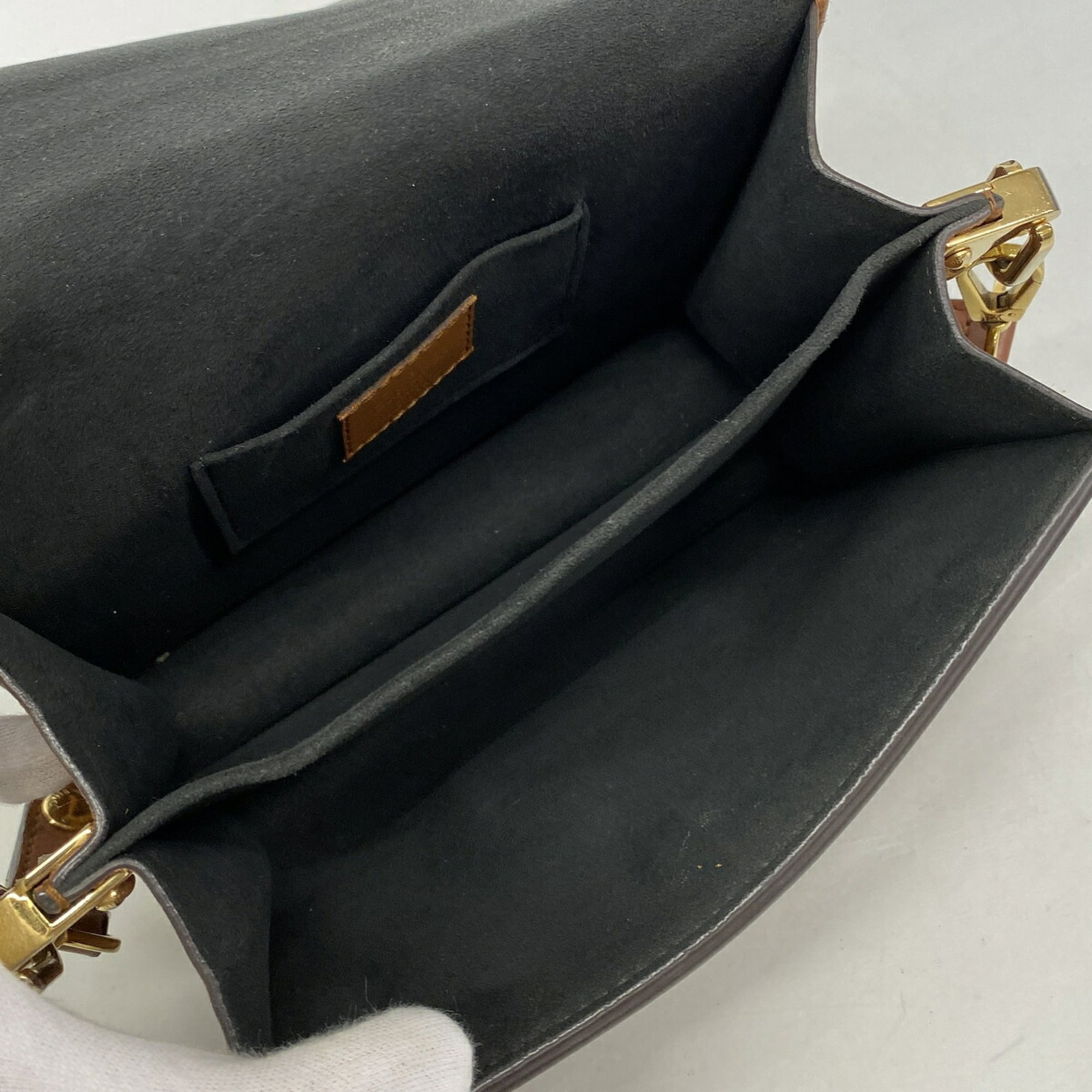 Louis Vuitton Brown Shoulder Bag (Pre-Owned)