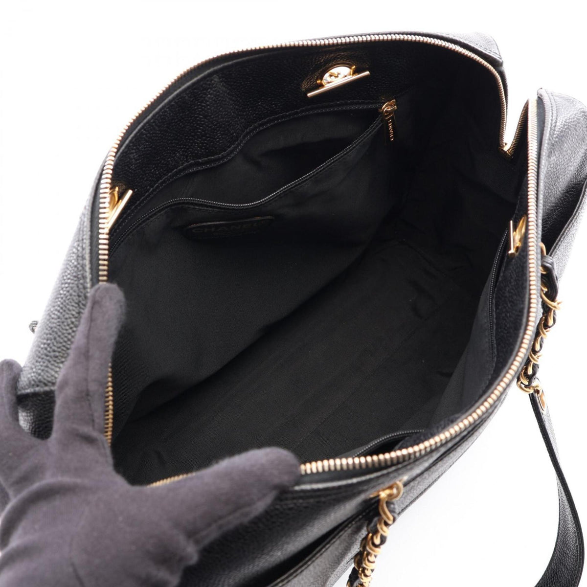 Chanel Black Grained Calfskin Handbag Shoulder Bag (Pre-Owned)