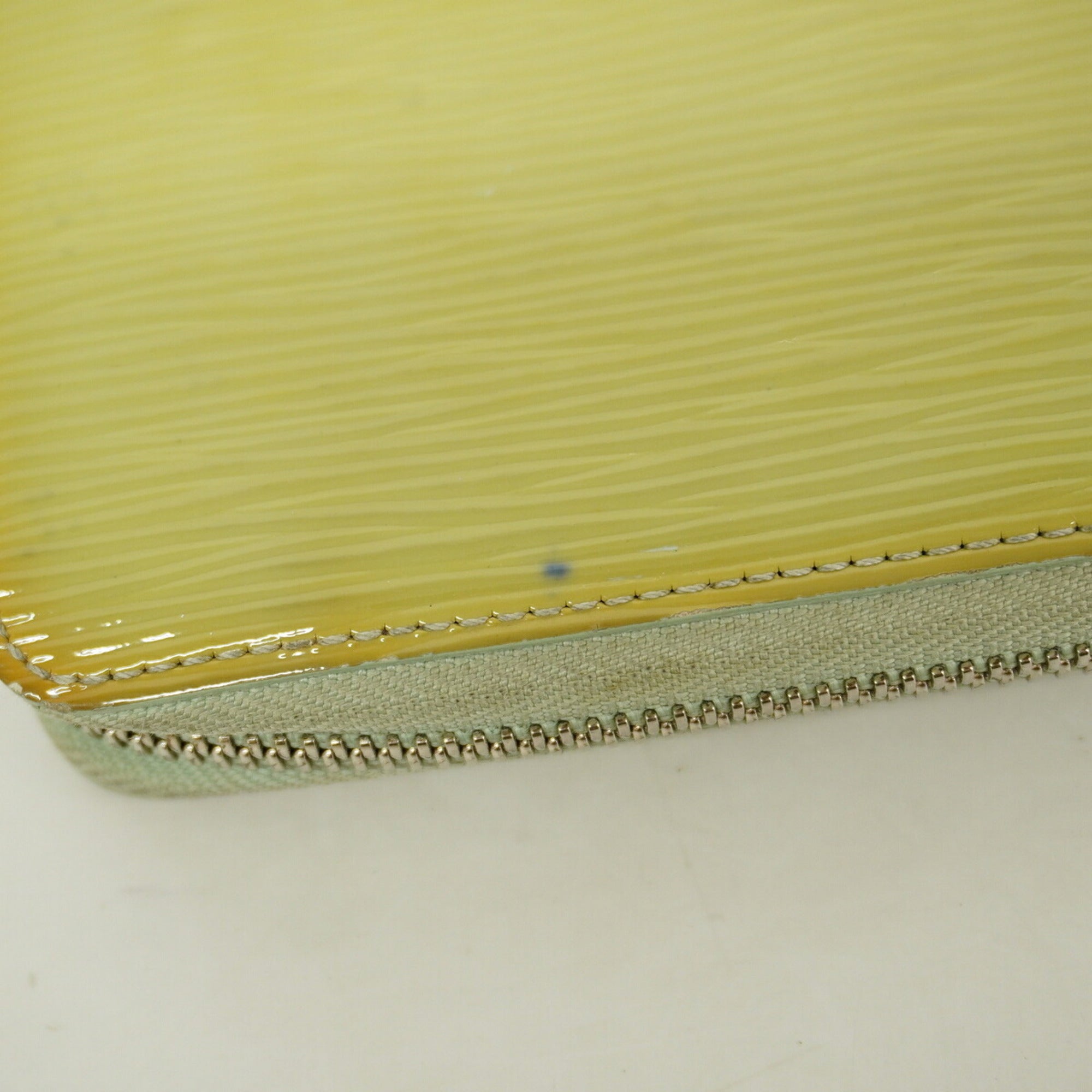 Louis Vuitton Green Long Wallet (Bi-Fold) (Pre-Owned)