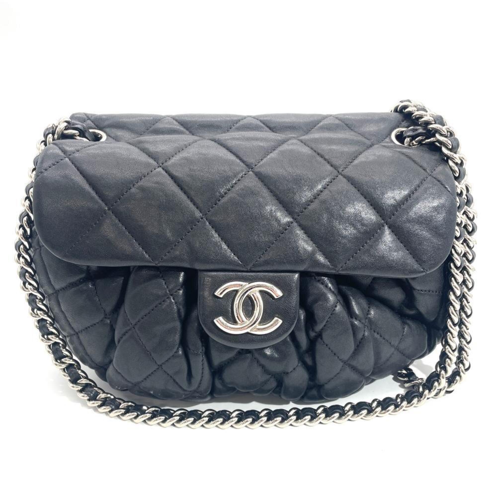 Chanel Black Leather Shoulder Bag (Pre-Owned)