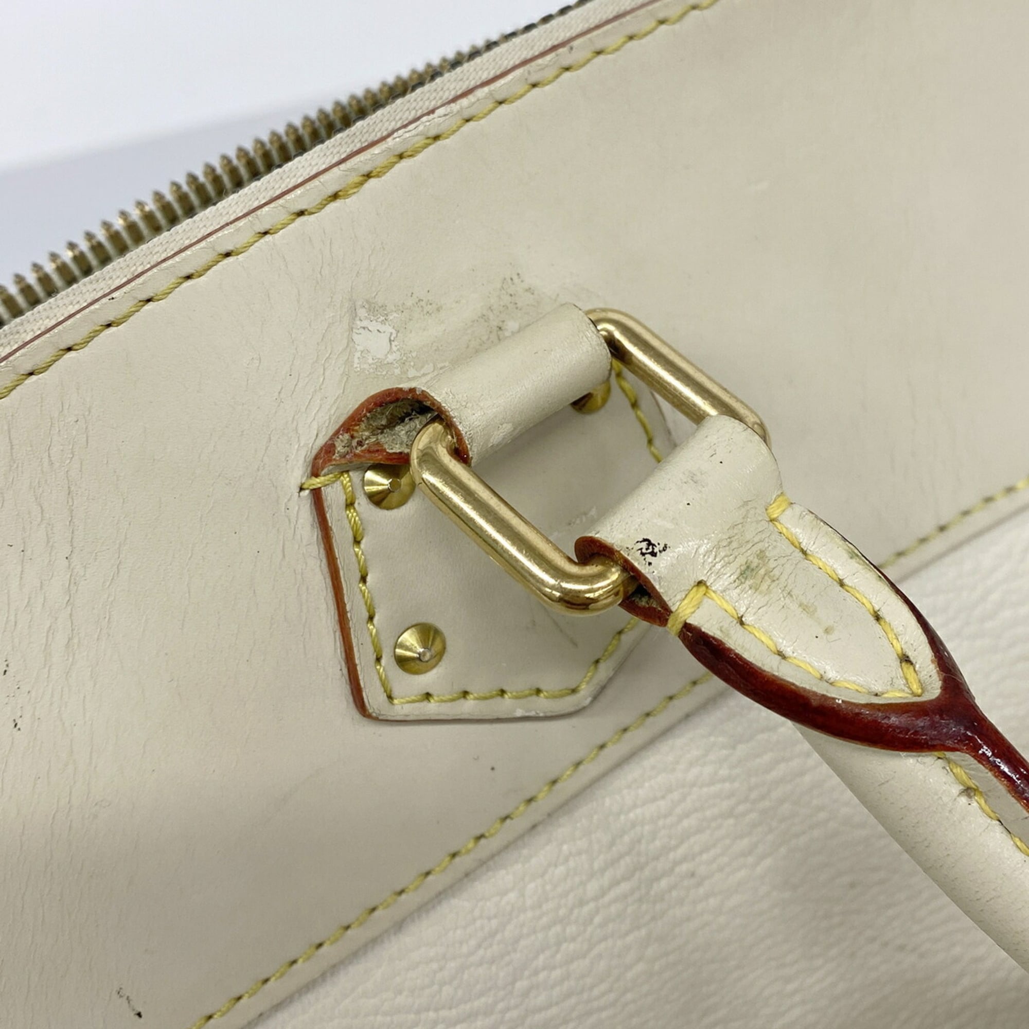 Louis Vuitton Blanc Handbag (Pre-Owned)