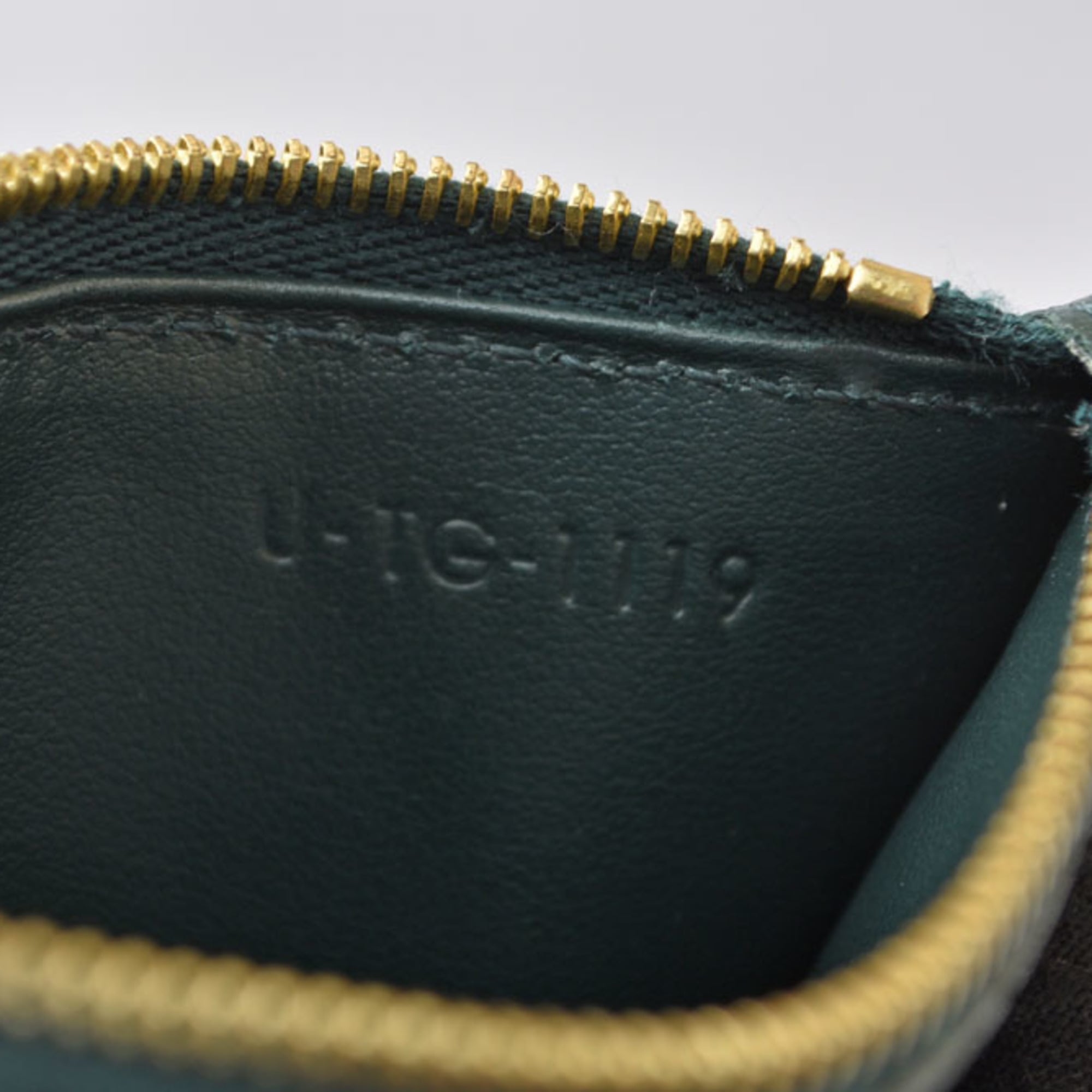 Celine Green Leather Coin Purse/Coin Case (Pre-Owned)