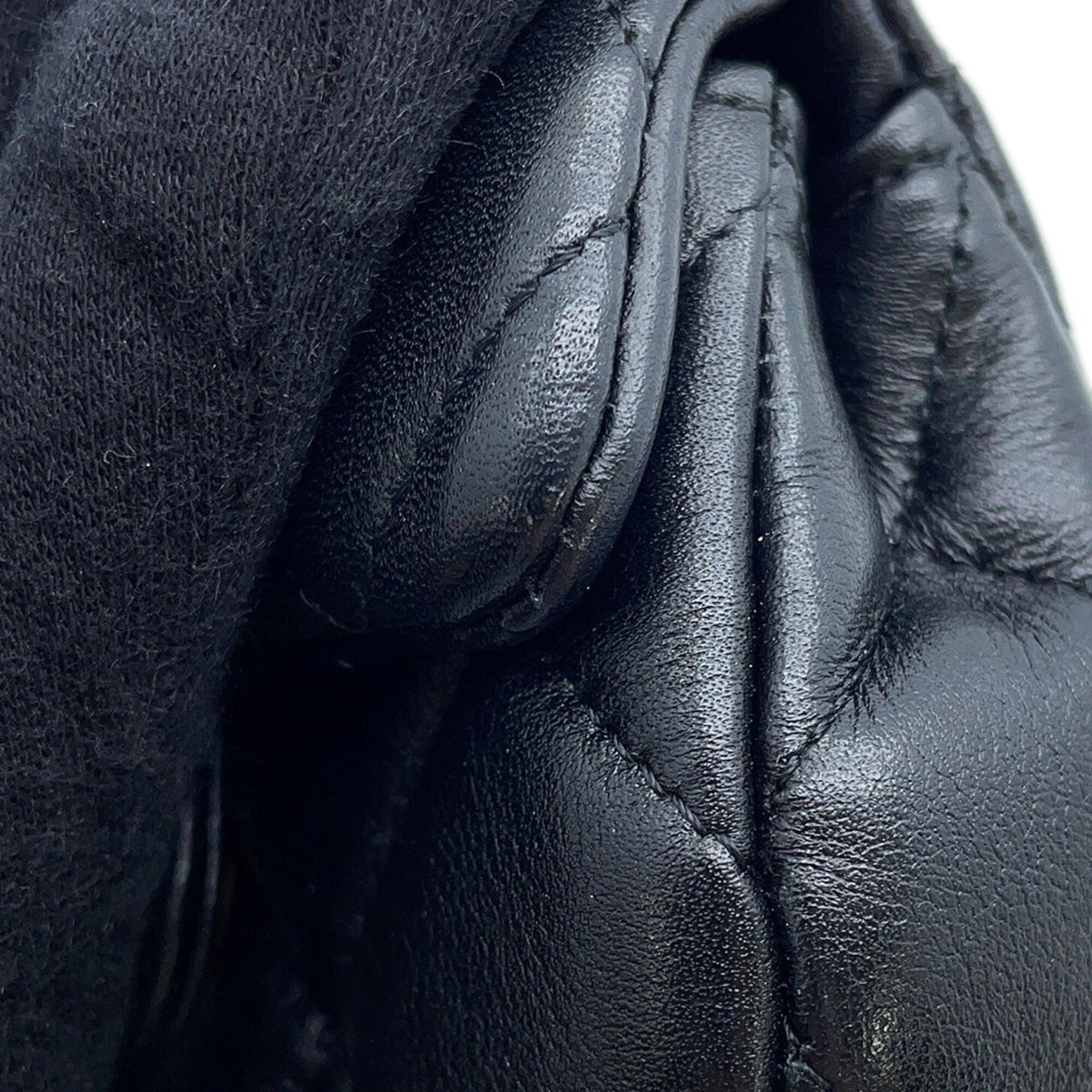 Chanel Matelasse Black Leather Handbag Shoulder Bag (Pre-Owned)