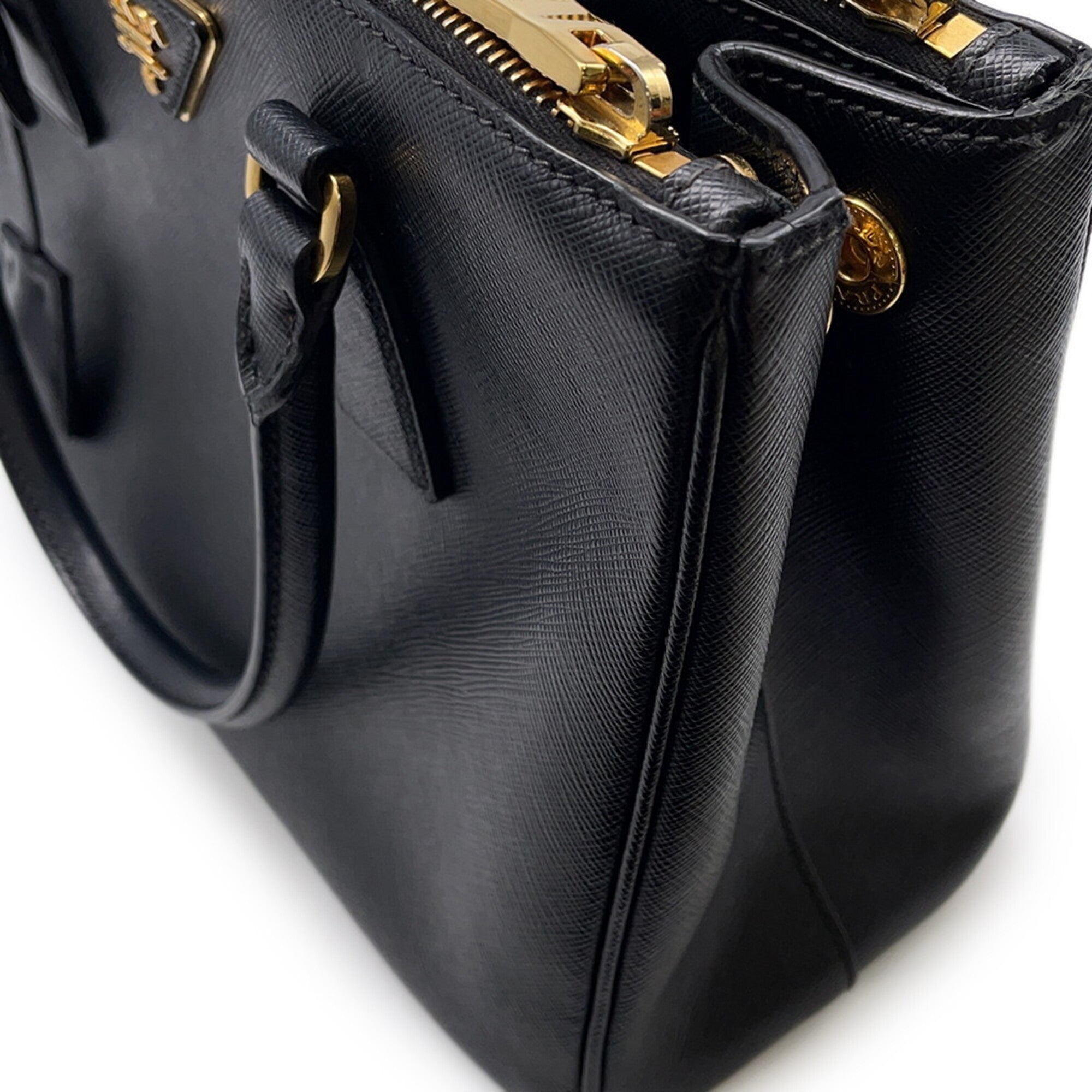 Prada Black Leather Handbag Shoulder Bag (Pre-Owned)
