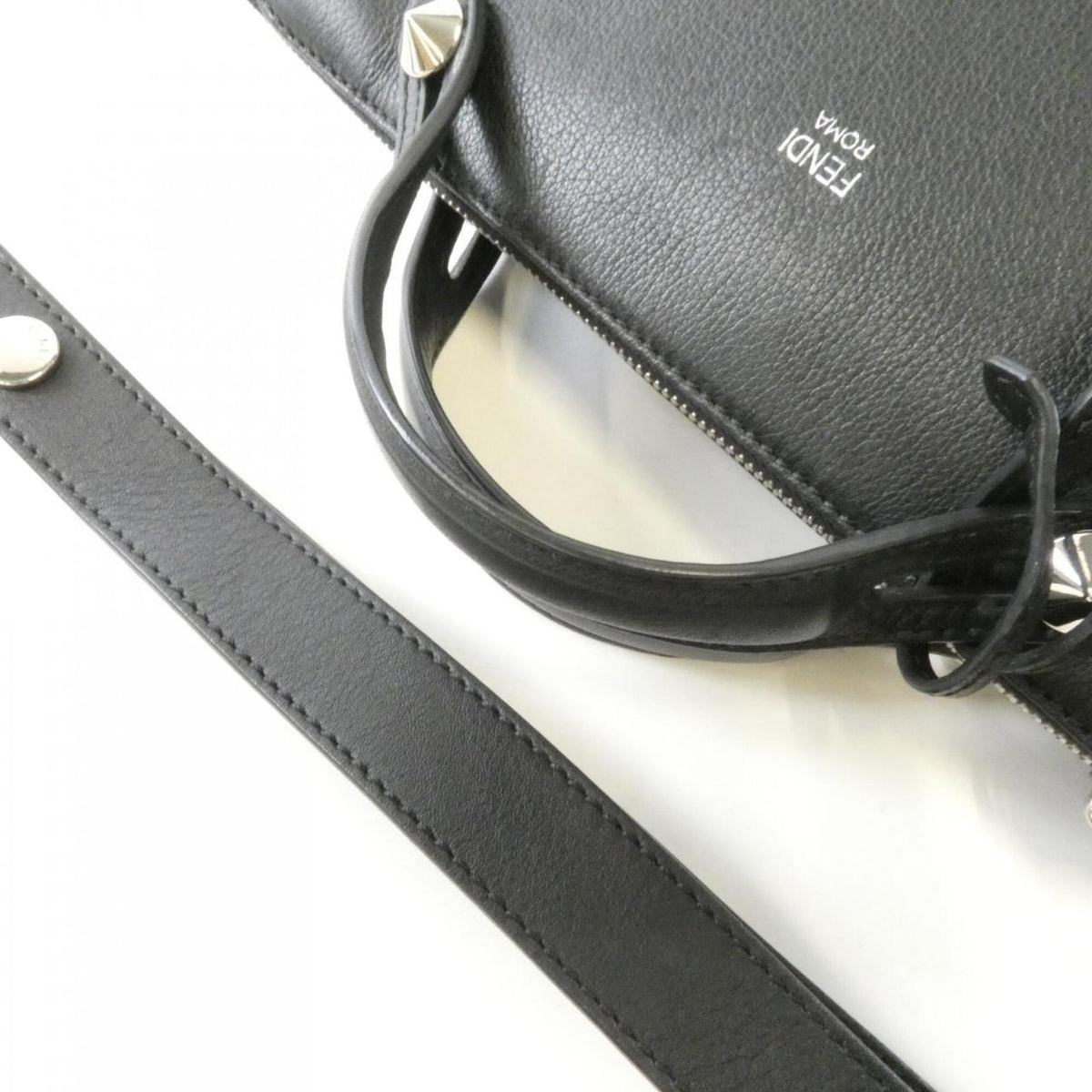 Fendi Black Leather Handbag (Pre-Owned)