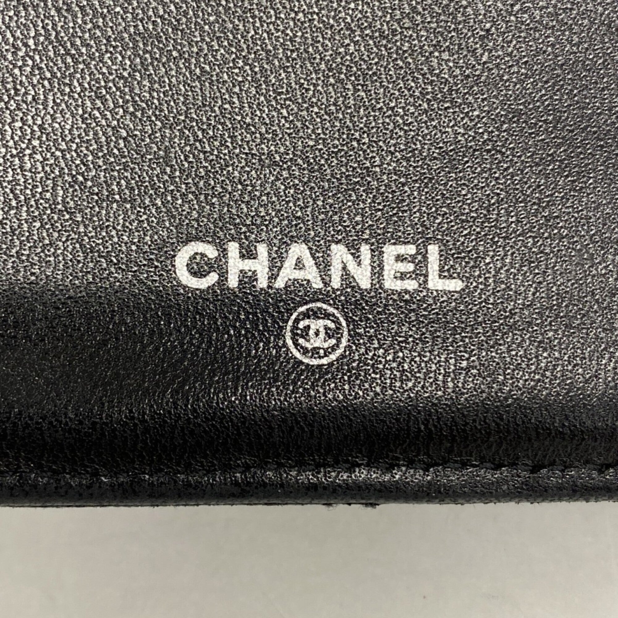 Chanel Black Leather Long Wallet (Bi-Fold) (Pre-Owned)
