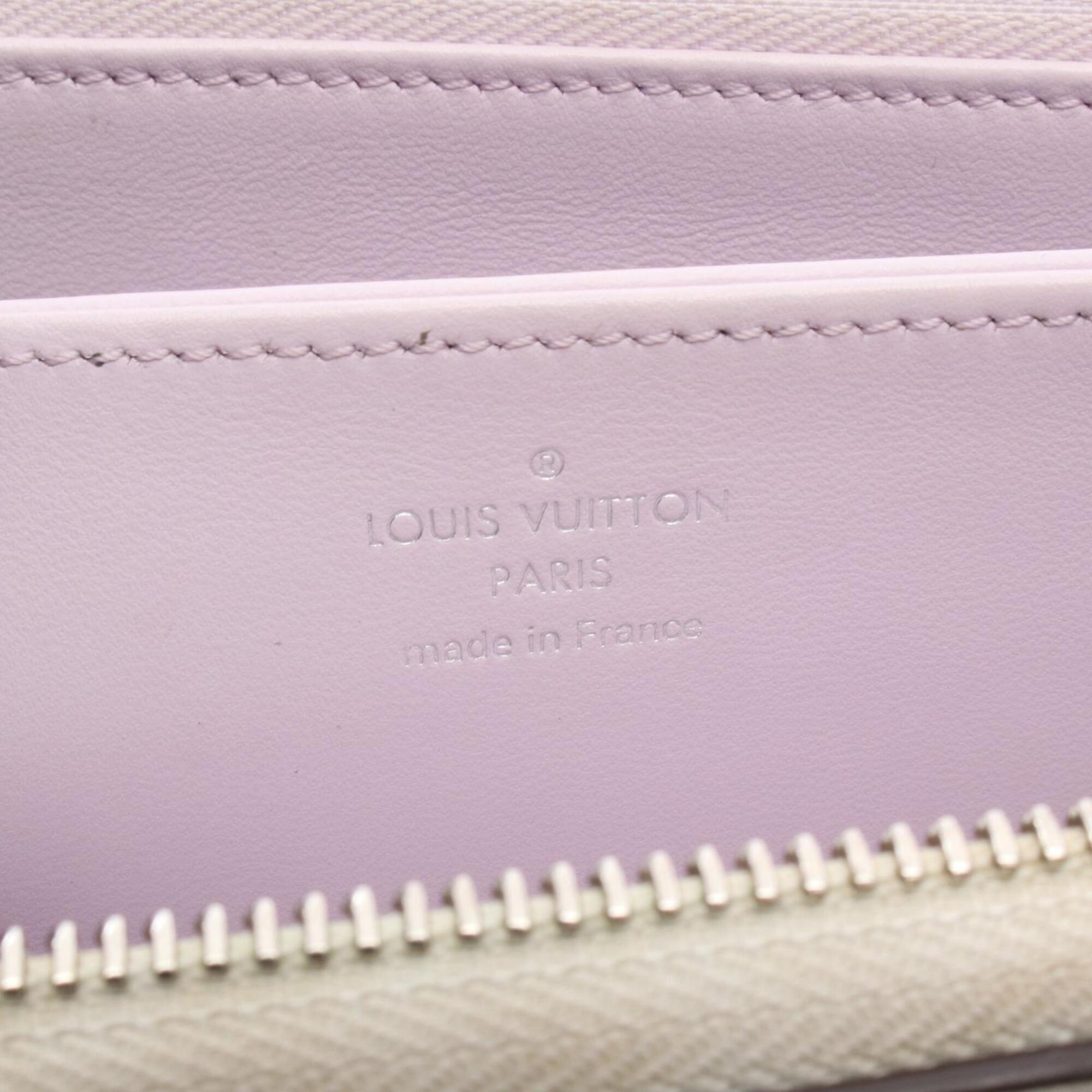 Louis Vuitton Blanc White Mahina Leather Leather Long Wallet (Bi-Fold) (Pre-Owned)
