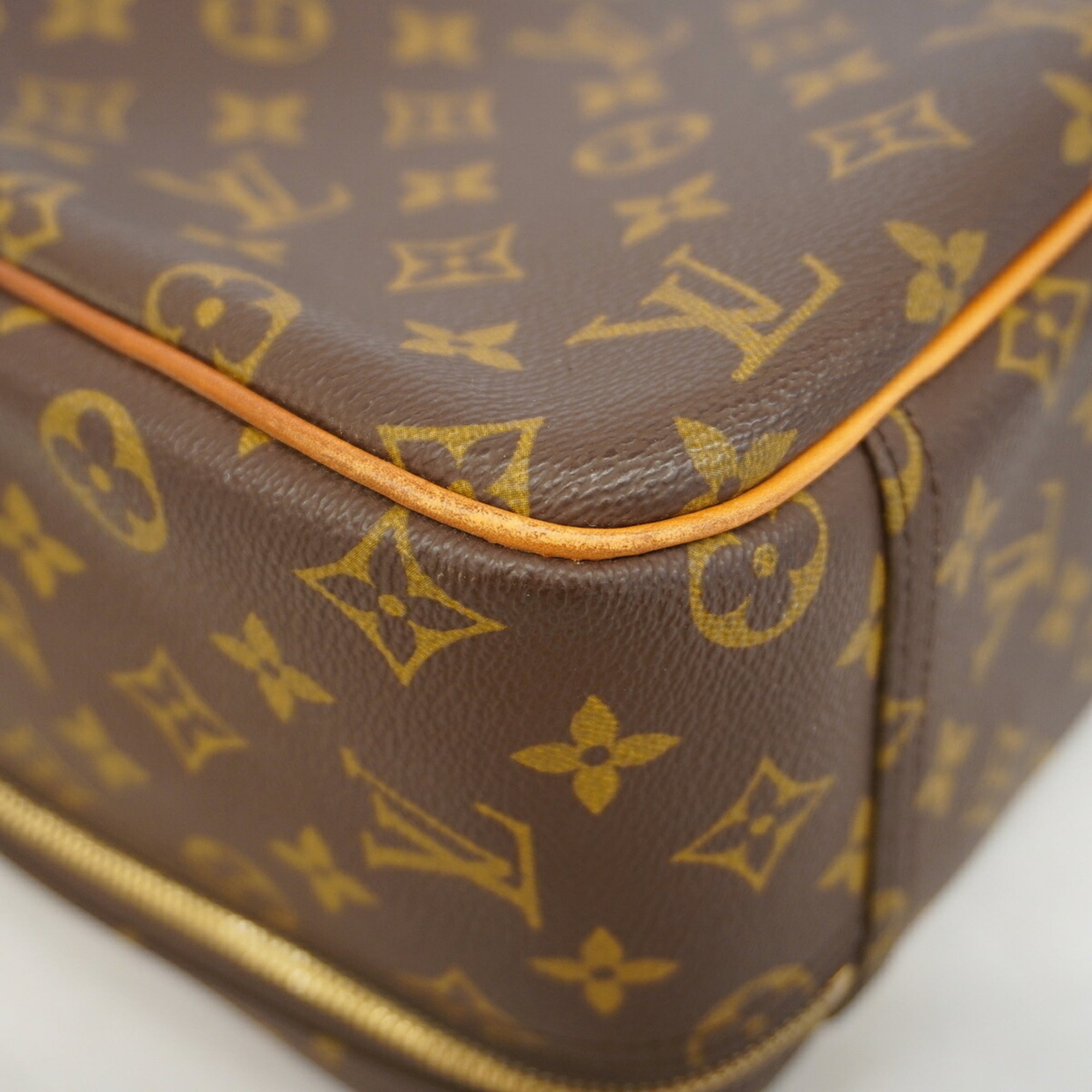 Louis Vuitton Brown Handbag (Pre-Owned)
