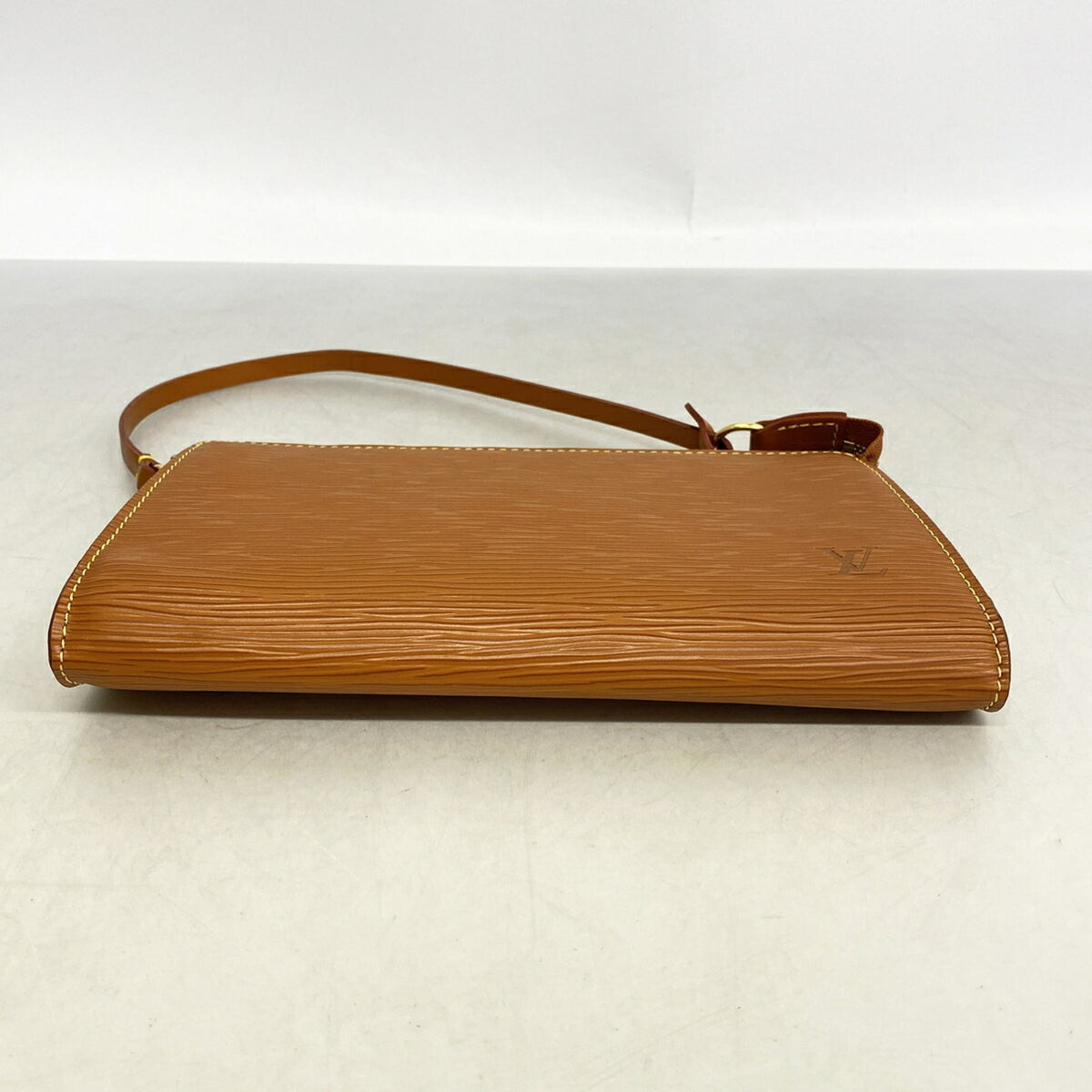 Louis Vuitton Gold Cipango Pouch (Pre-Owned)
