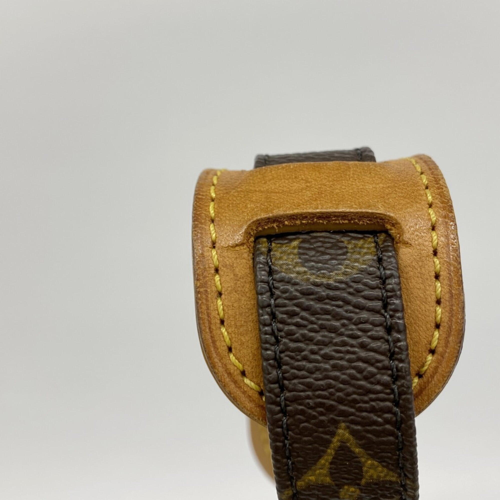 Louis Vuitton Brown Shoulder Bag (Pre-Owned)