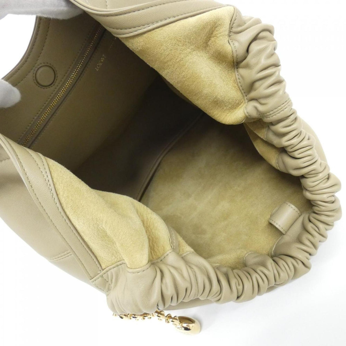 Loewe Green Leather Handbag (Pre-Owned)