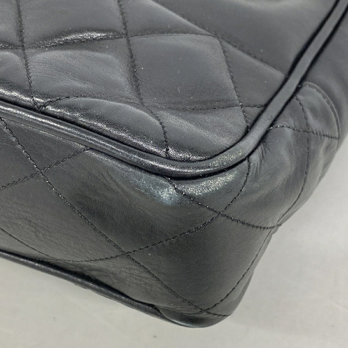 Chanel Black Leather Tote Bag (Pre-Owned)