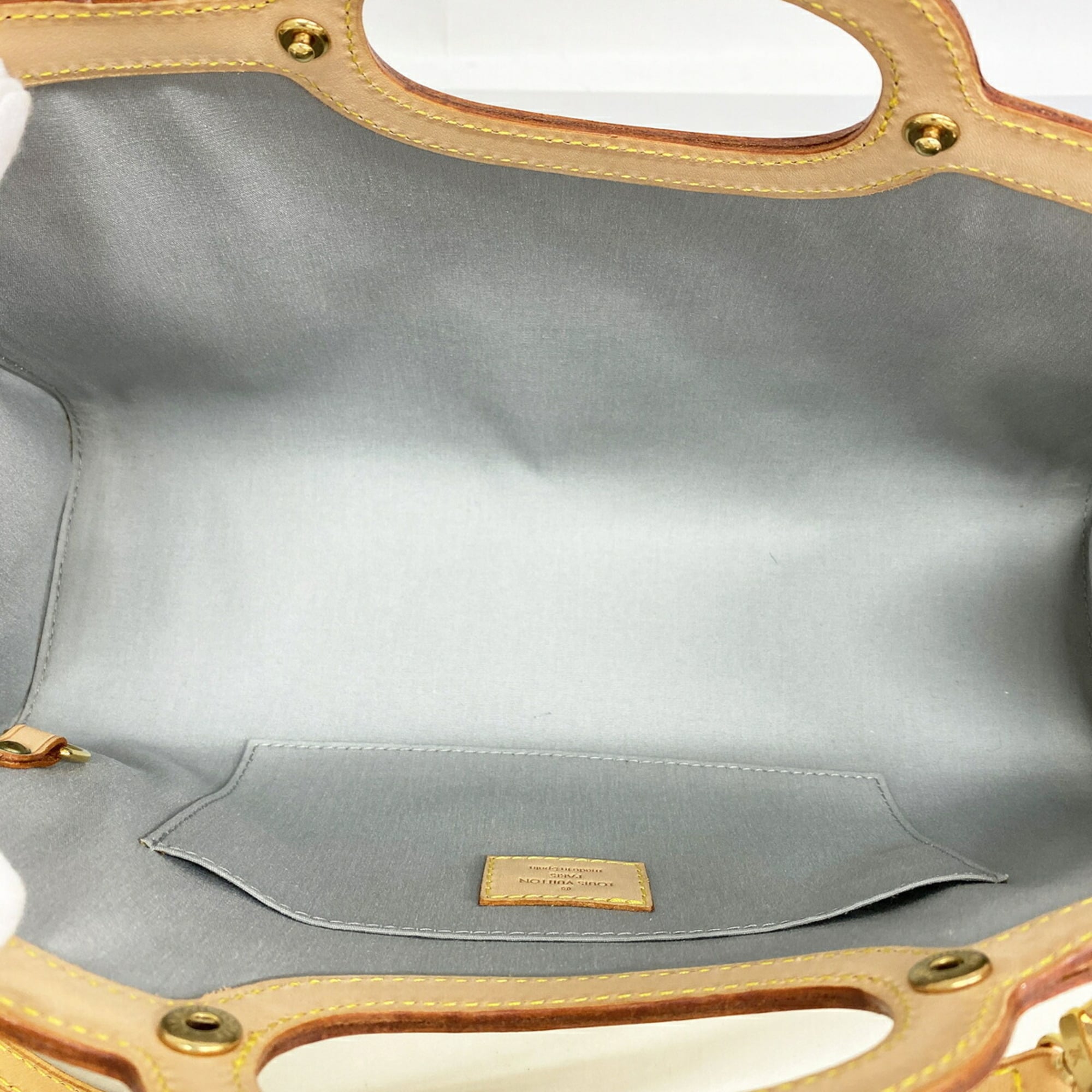 Louis Vuitton Pearl Handbag (Pre-Owned)