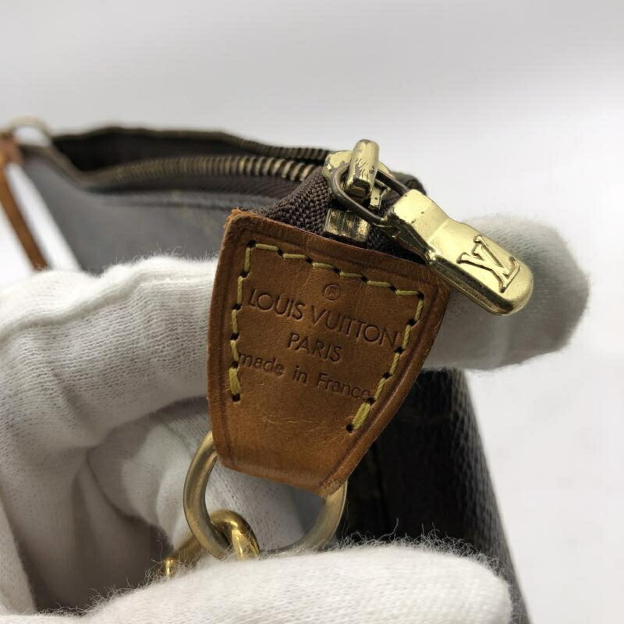 Louis Vuitton Brown Handbag Pochette (Pre-Owned)