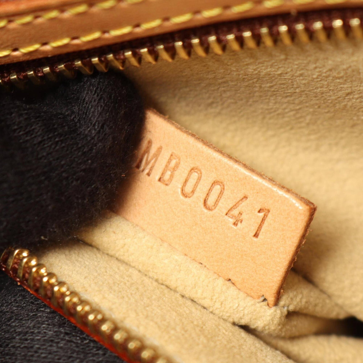 Louis Vuitton Brown Monogram Coated Canvas Leather Handbag Shoulder Bag (Pre-Owned)