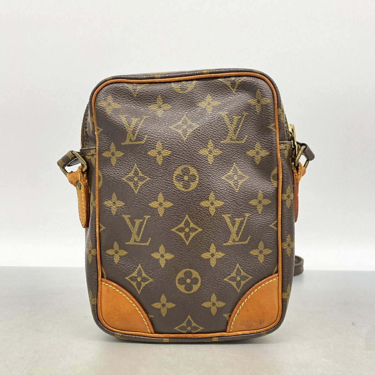 Louis Vuitton Brown Shoulder Bag (Pre-Owned)