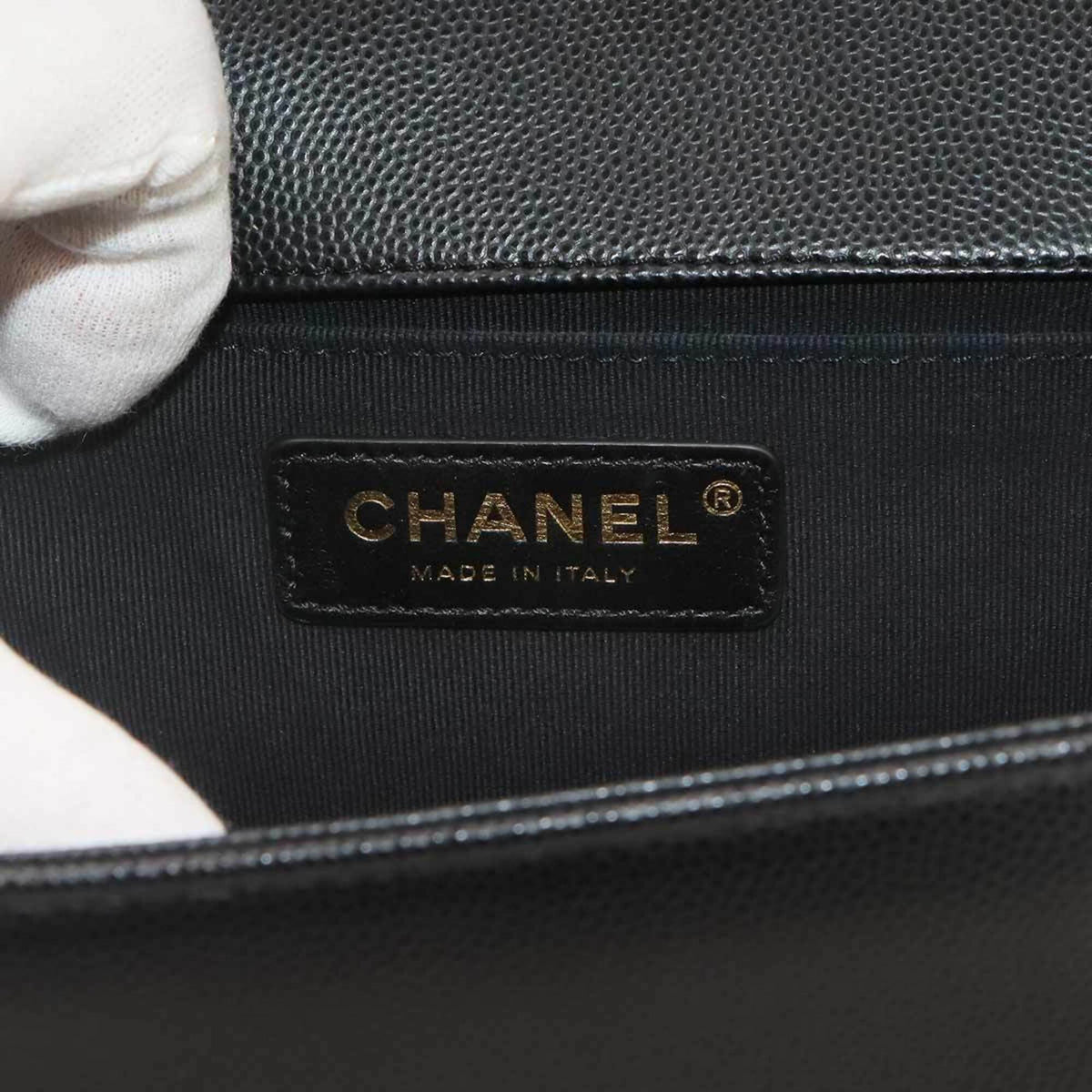 Chanel Boy Chanel Black Grained Calfskin Handbag Shoulder Bag (Pre-Owned)