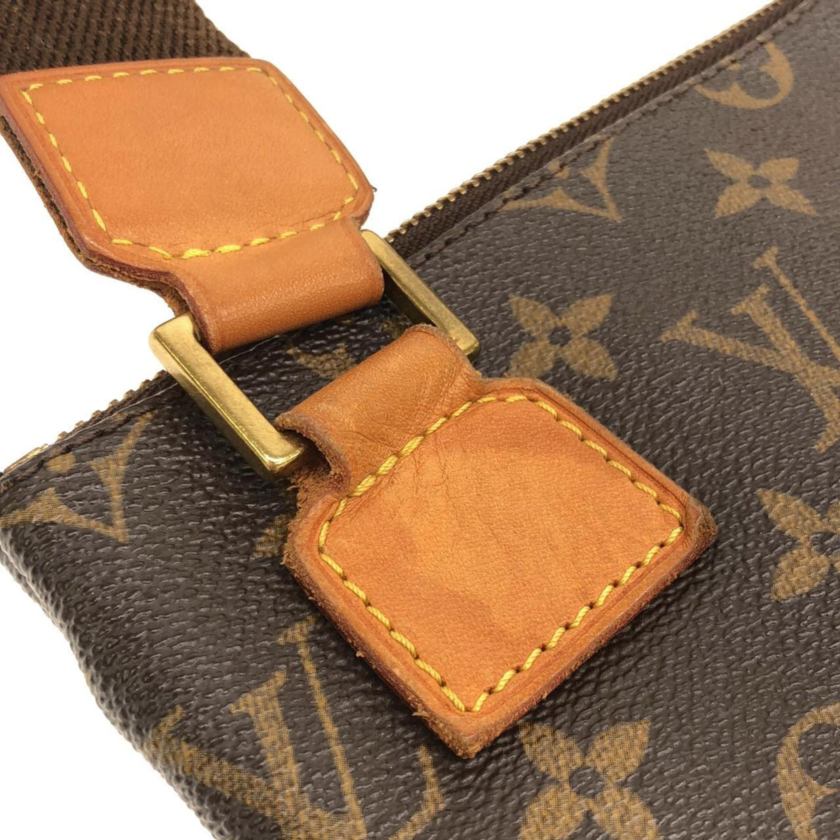 Louis Vuitton Marron Coated Canvas Pochette Shoulder Bag (Pre-Owned)