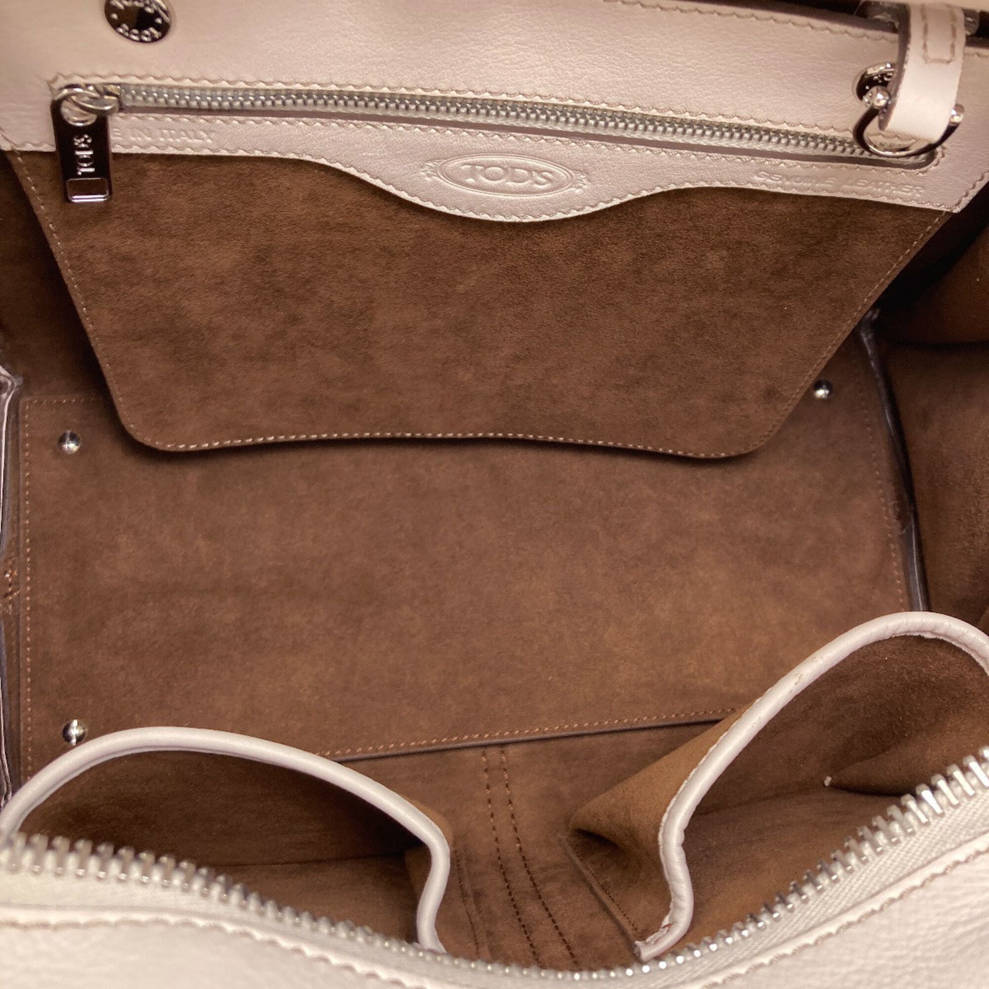 Tod's White Leather Tote Bag (Pre-Owned)