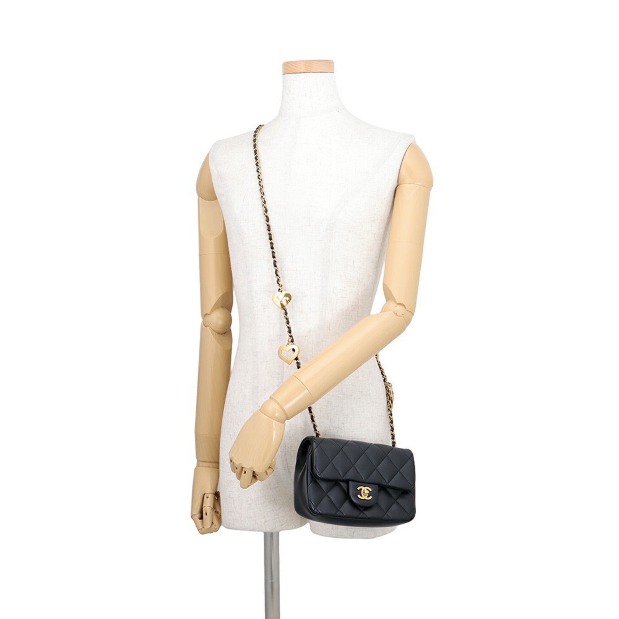 Chanel Black Leather Handbag Shoulder Bag (Pre-Owned)