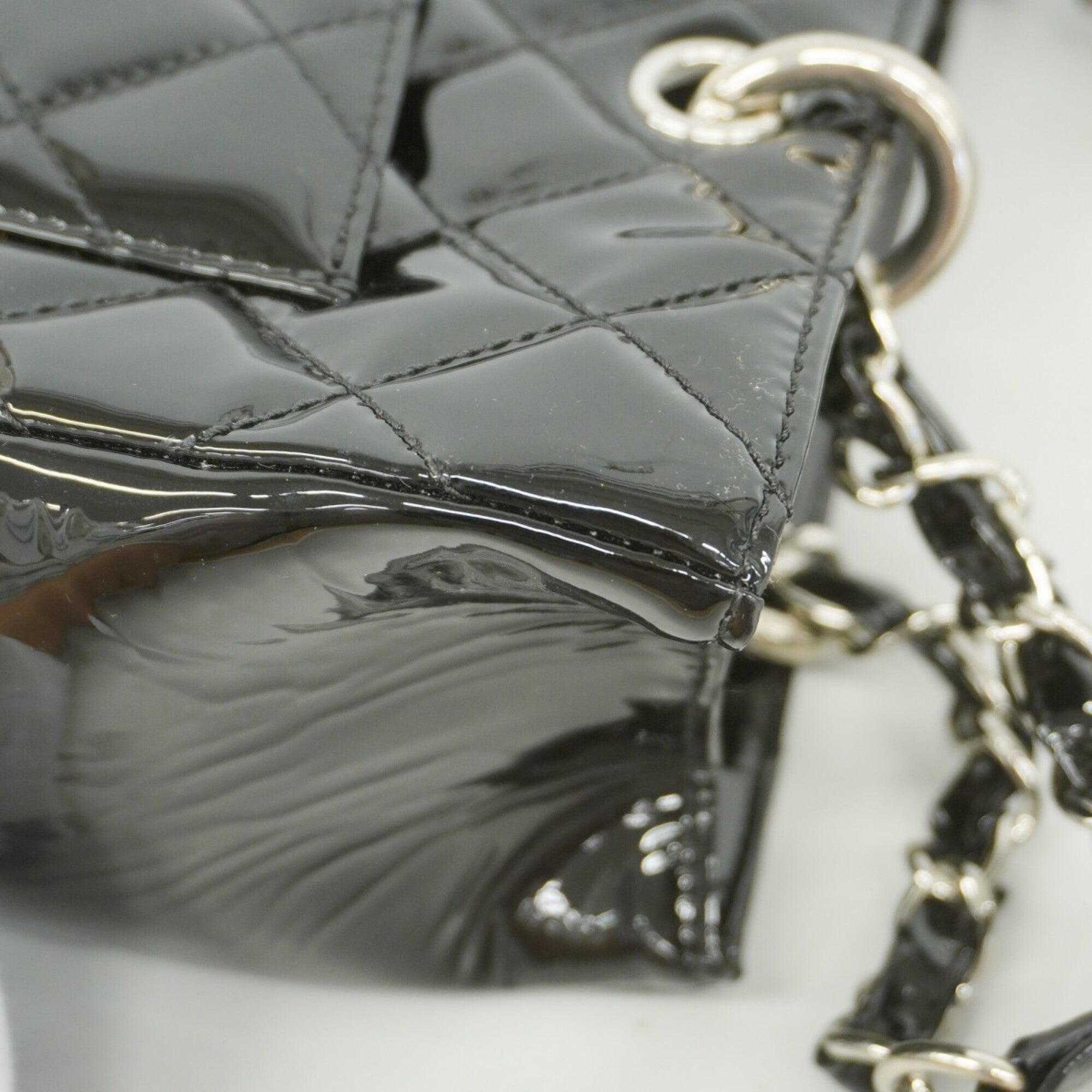 Chanel Black Patent Leather Tote Bag (Pre-Owned)