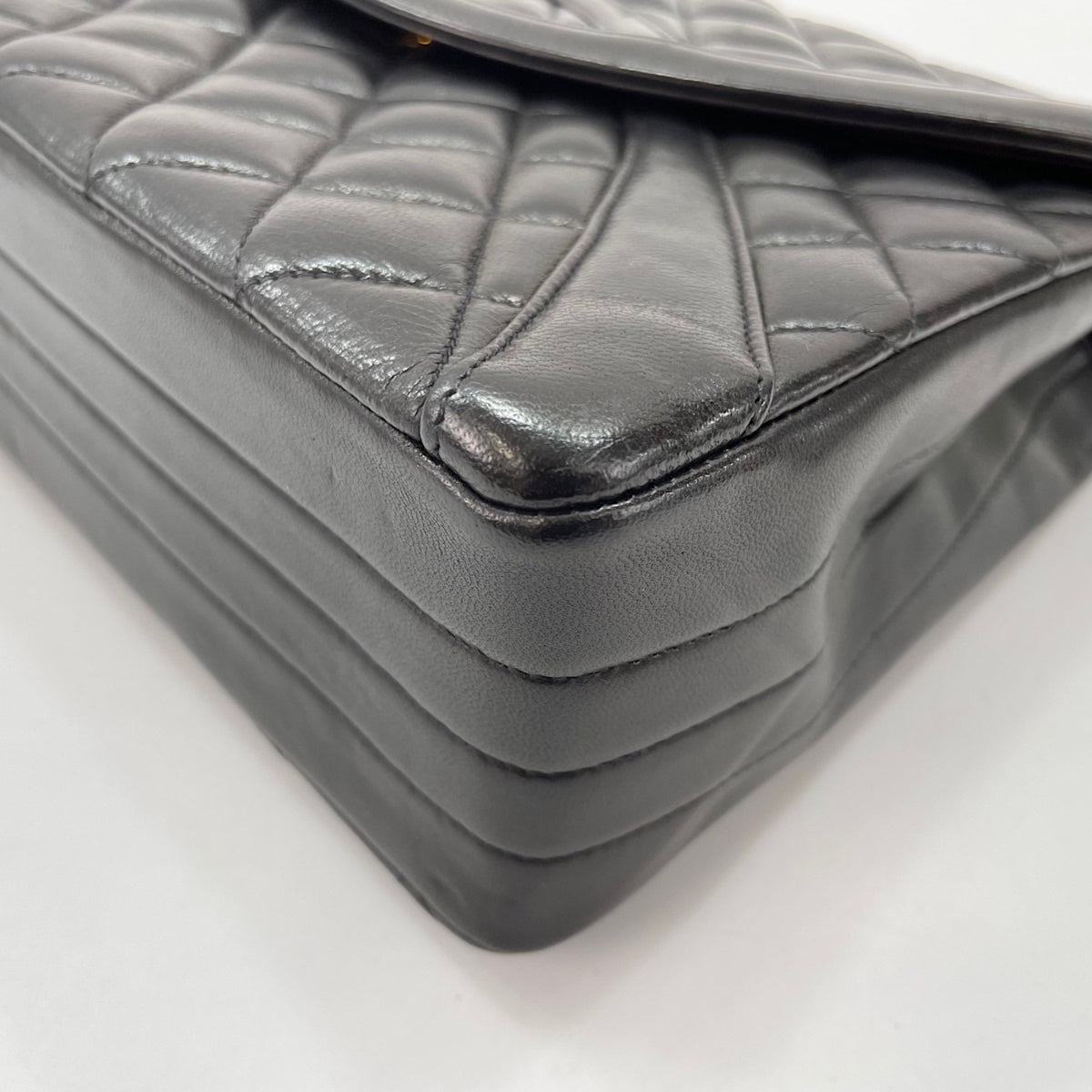Chanel Black Shoulder Bag (Pre-Owned)