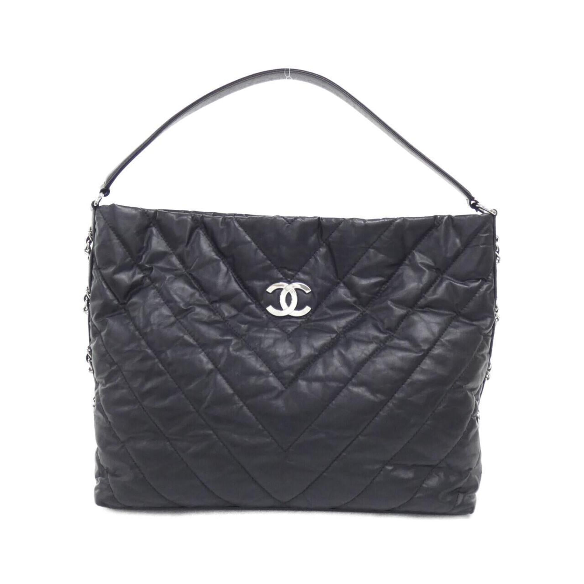 Chanel Black Leather Shoulder Bag (Pre-Owned)