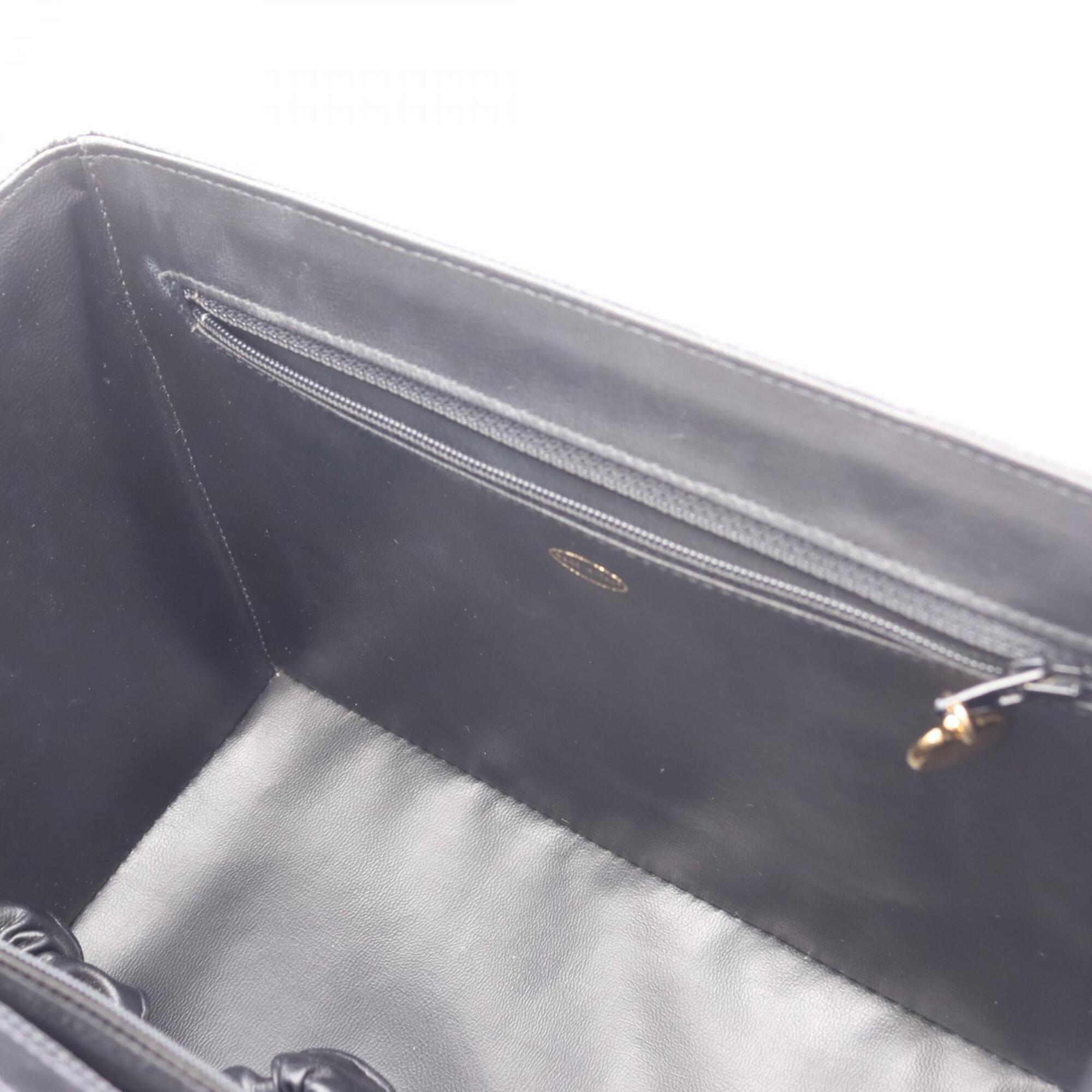 Chanel Black Grained Calfskin Handbag (Pre-Owned)