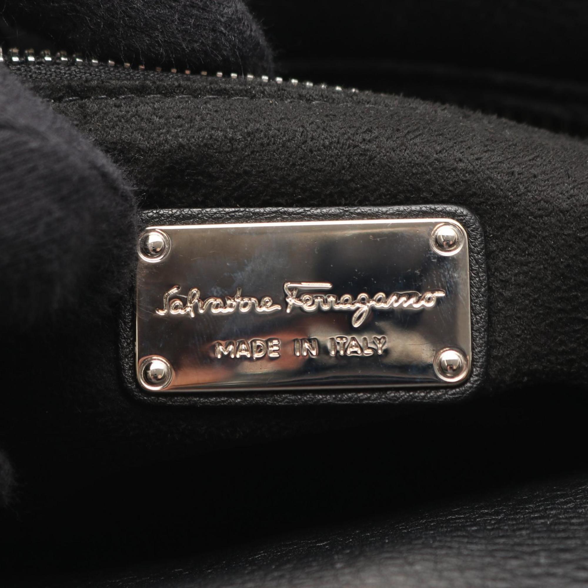 Salvatore Ferragamo Black Leather Handbag (Pre-Owned)