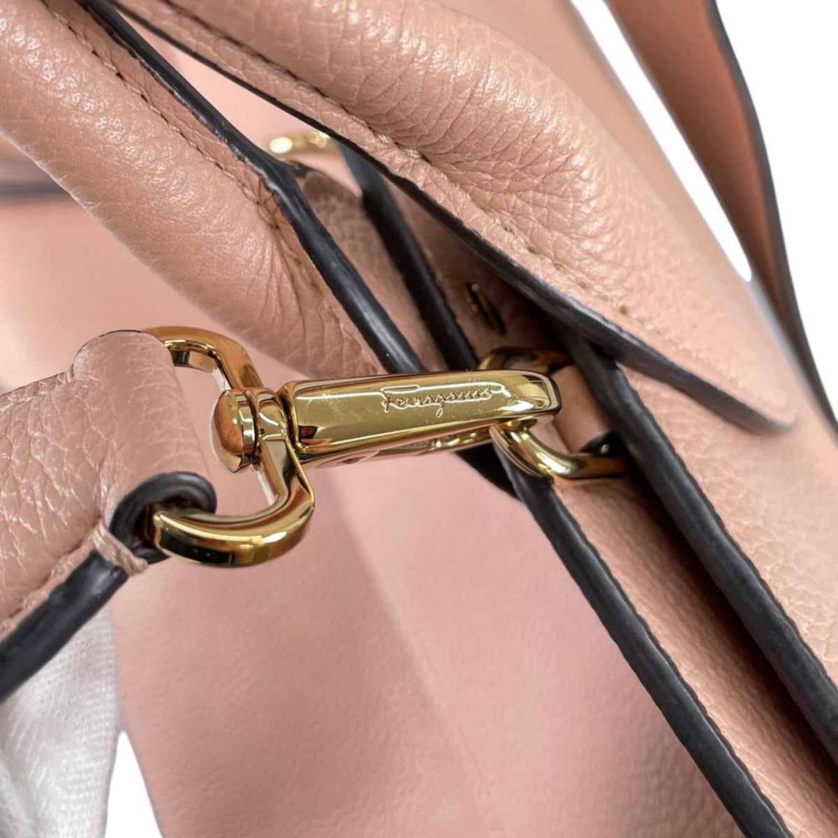 Salvatore Ferragamo Pink Beige Leather Handbag Shoulder Bag (Pre-Owned)
