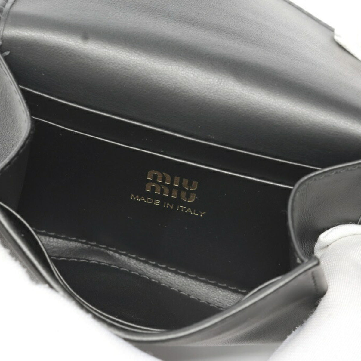 Miu Miu Black Leather Coin Purse/Coin Case (Pre-Owned)