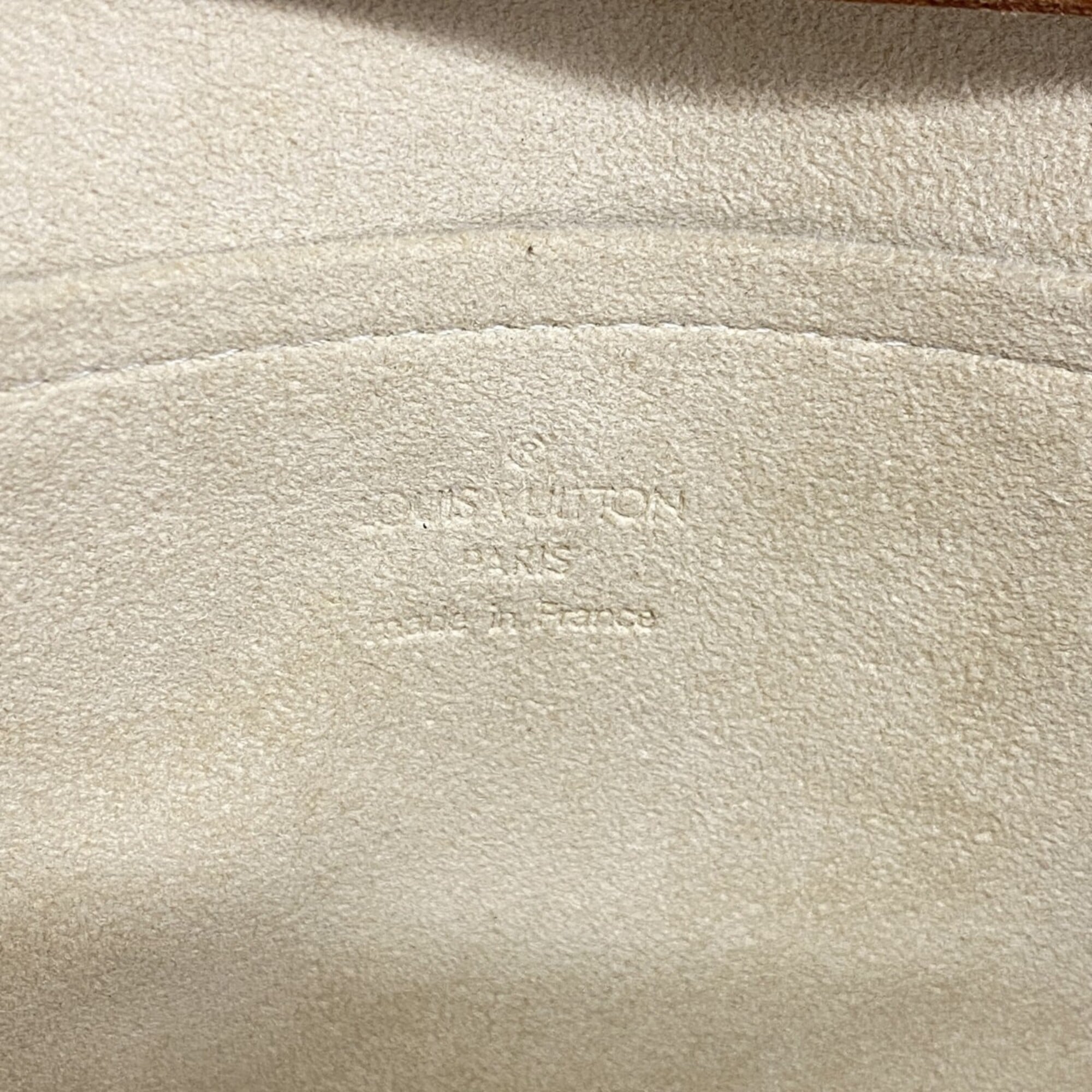 Louis Vuitton Brown Shoulder Bag (Pre-Owned)