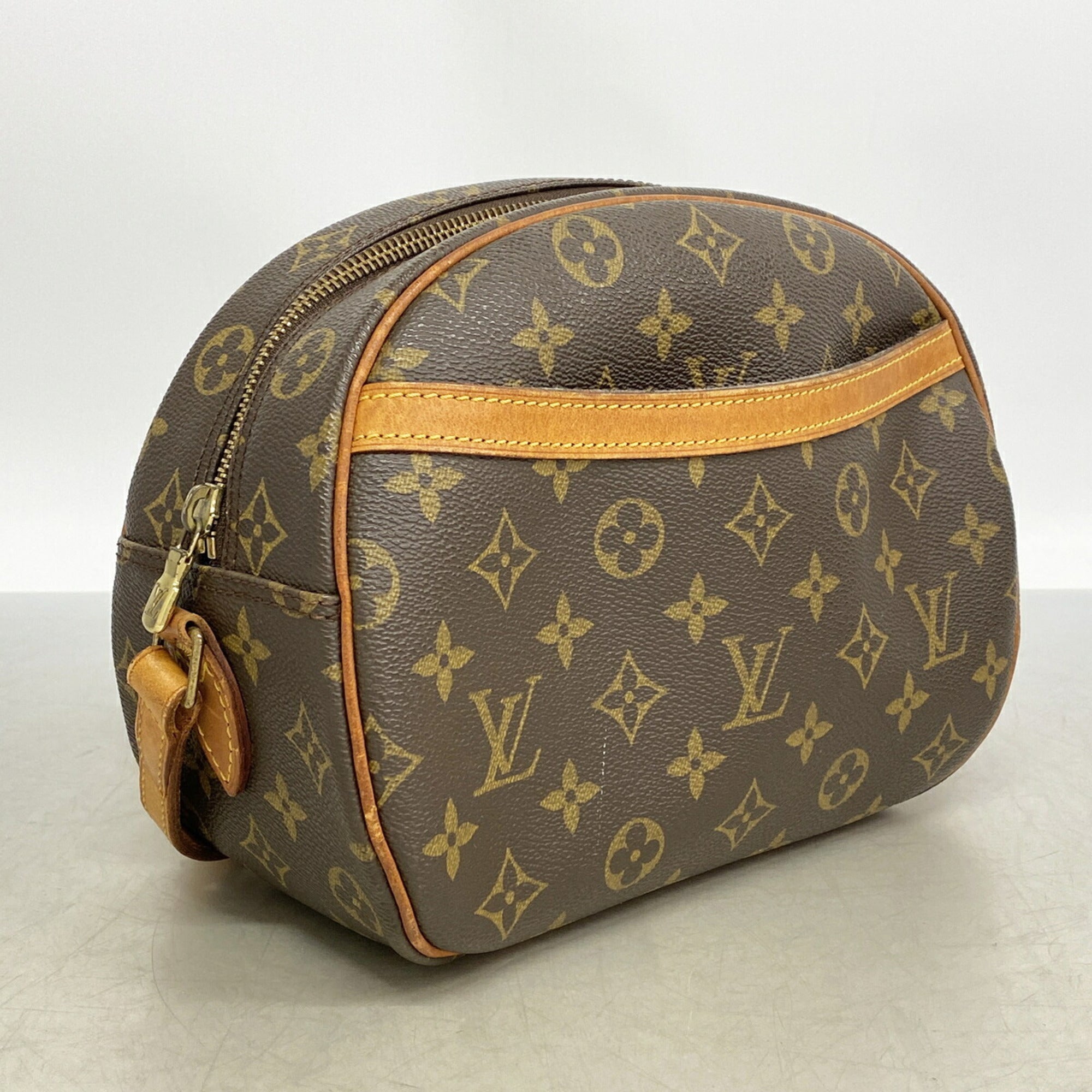 Louis Vuitton Brown Shoulder Bag (Pre-Owned)