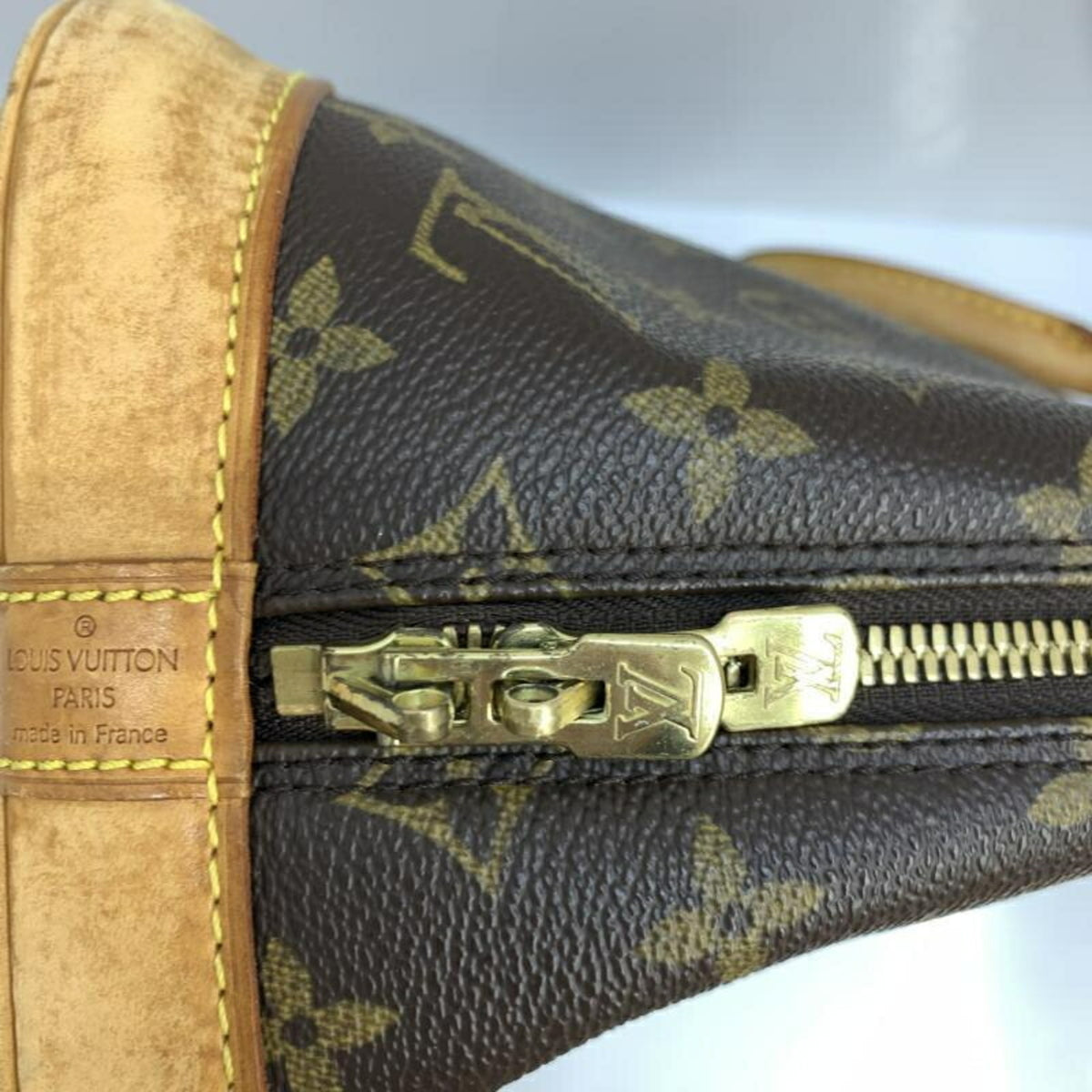 Louis Vuitton Brown Handbag (Pre-Owned)