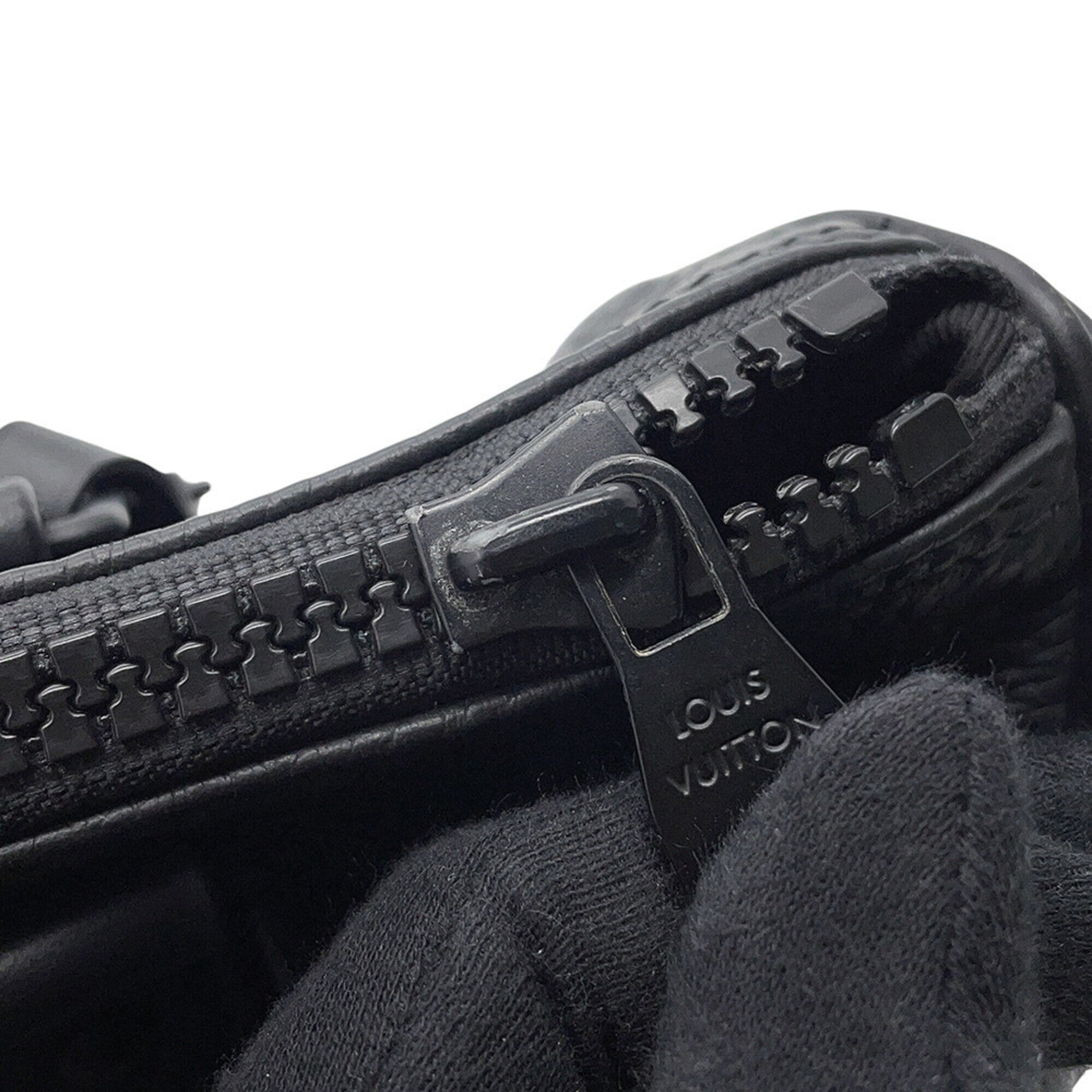 Louis Vuitton Black Noir Monogram Leather Handbag (Pre-Owned)
