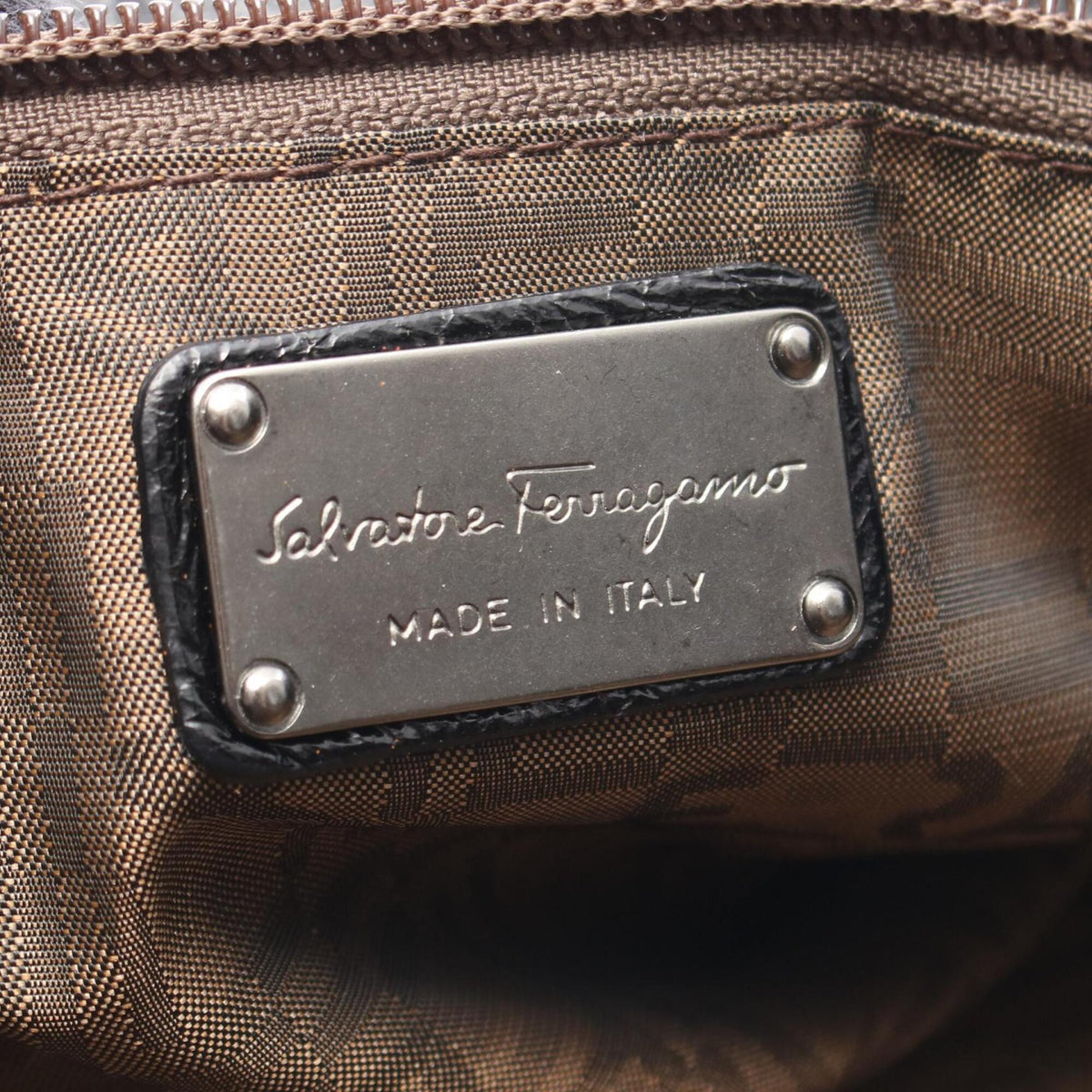 Salvatore Ferragamo Black Leather Shoulder Bag (Pre-Owned)