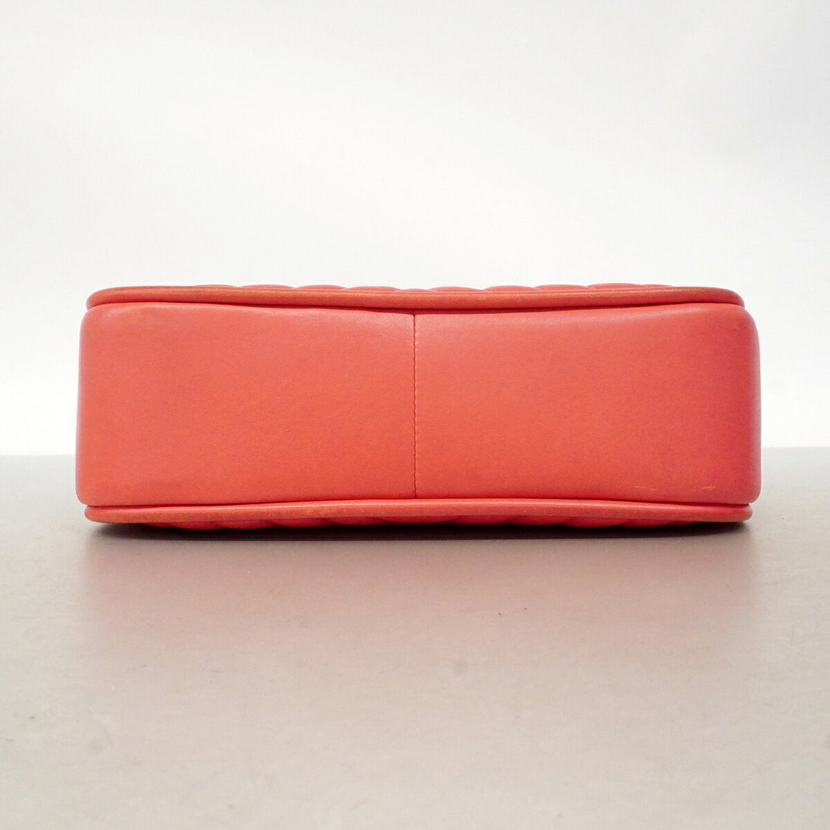Chanel Pink Leather Handbag (Pre-Owned)