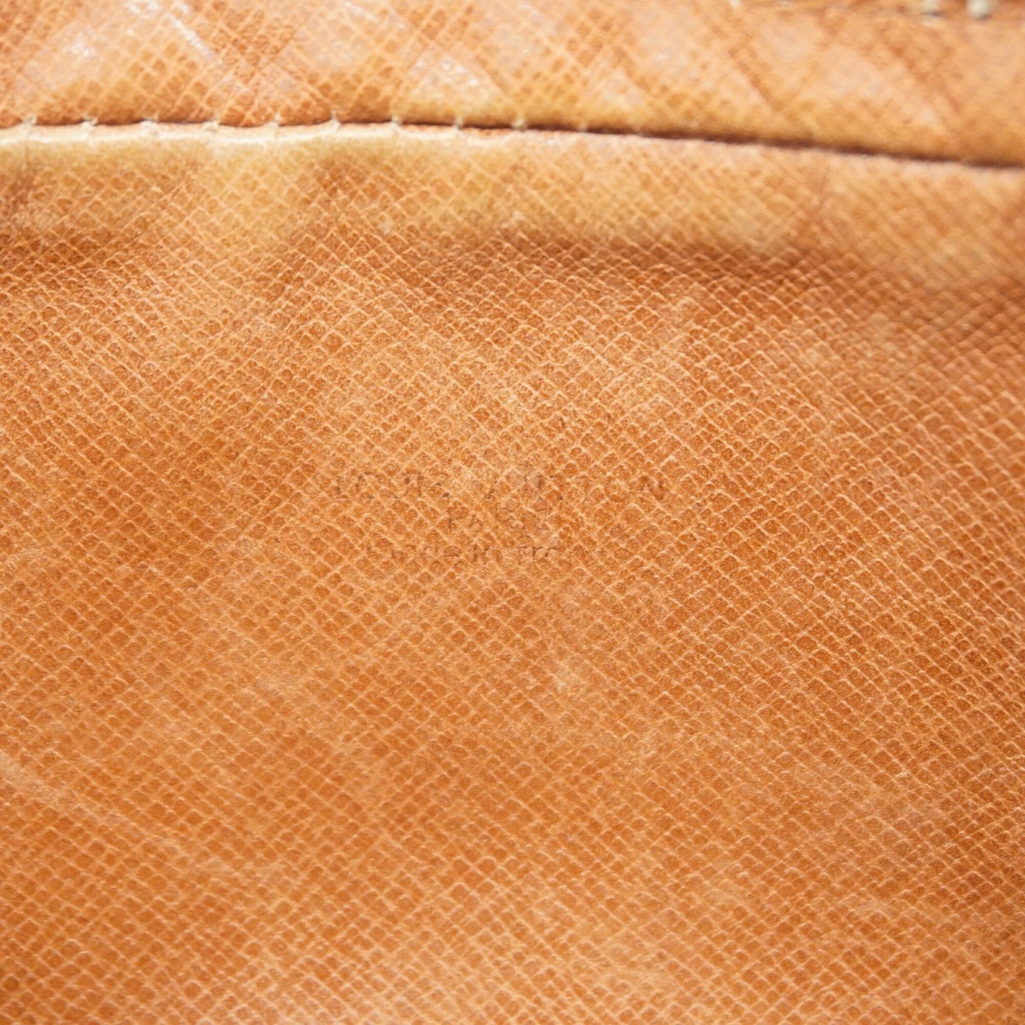 Louis Vuitton Brown Shoulder Bag (Pre-Owned)