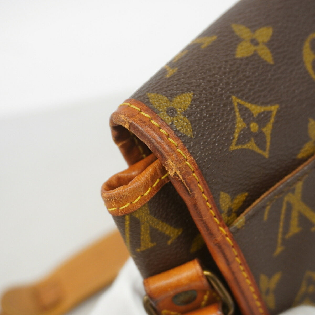Louis Vuitton Brown Shoulder Bag (Pre-Owned)