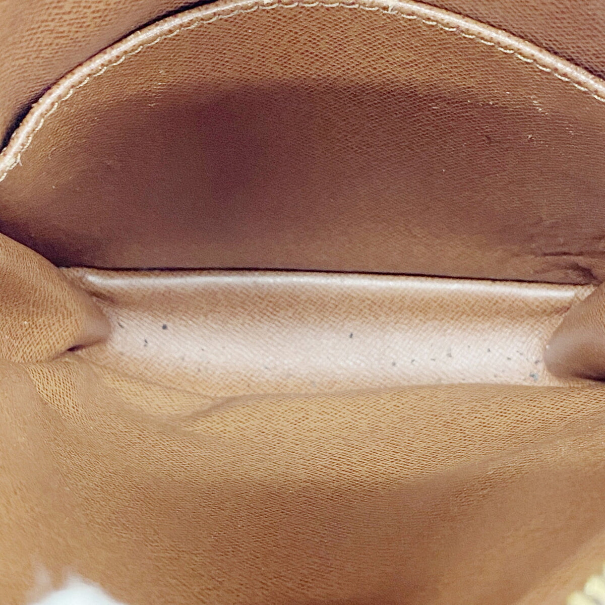 Louis Vuitton Brown Shoulder Bag (Pre-Owned)