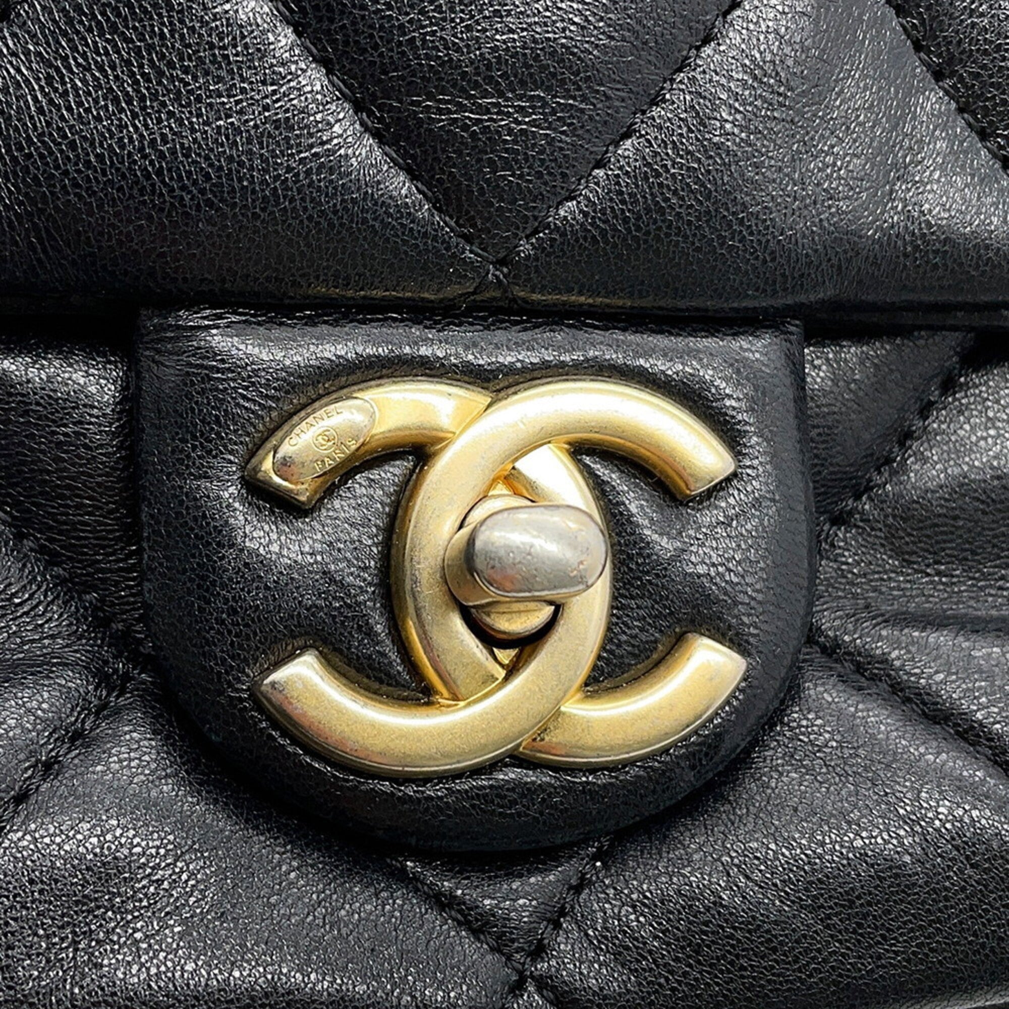Chanel Black Leather Handbag Shoulder Bag (Pre-Owned)